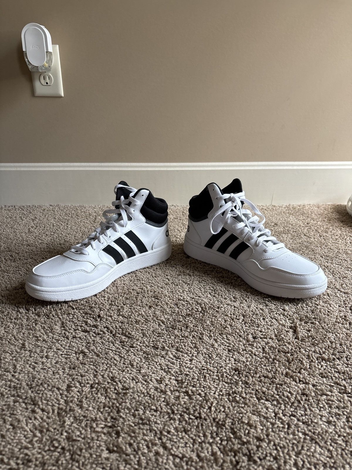 Adidas Adidas Hoops Mid Classic Vintage Size US 9 / EU 42 - 1 Thumbnail