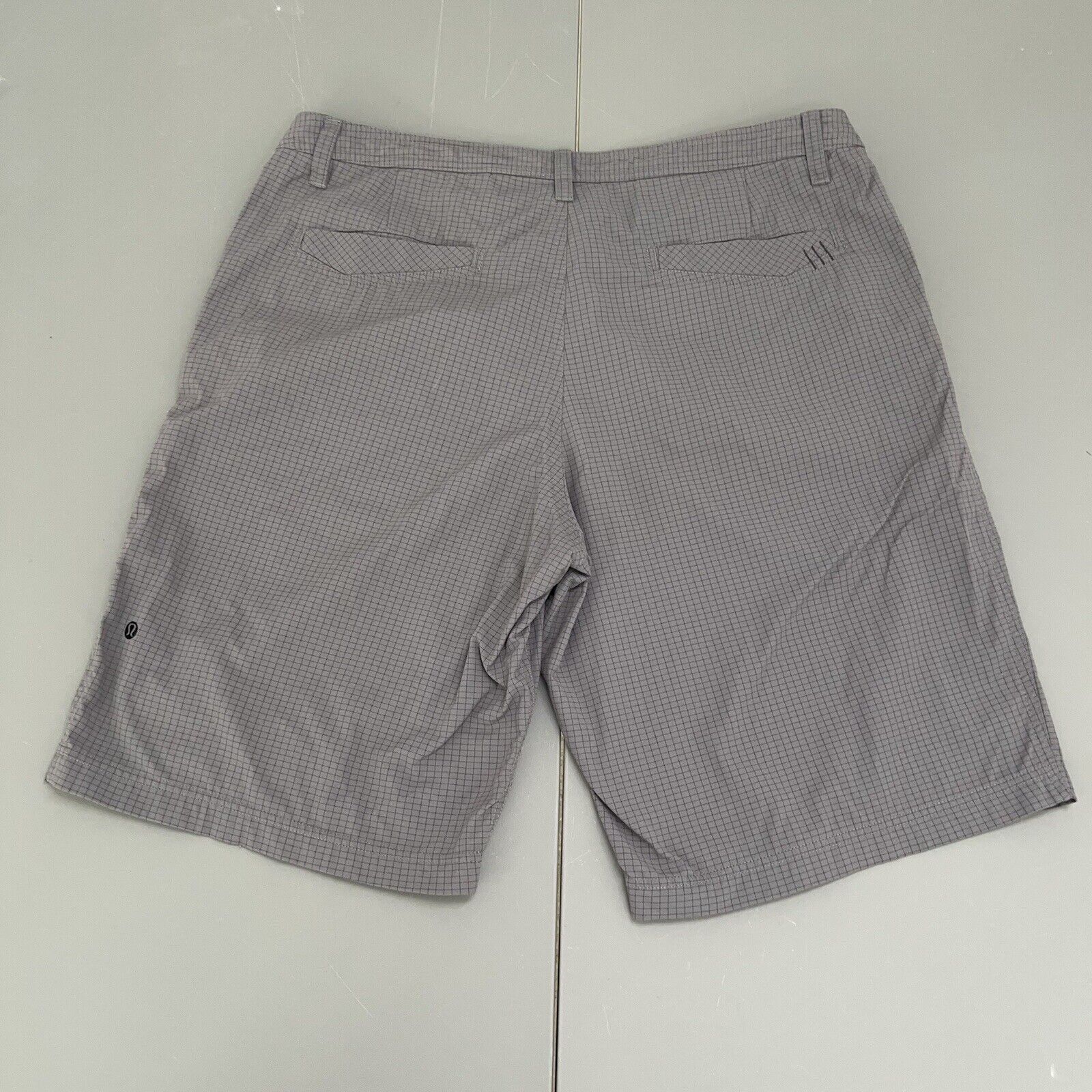 Lululemon Lululemon Shorts Men 38 Grey Grid Print 10" inseam Size US 38 / EU 54 - 4 Thumbnail