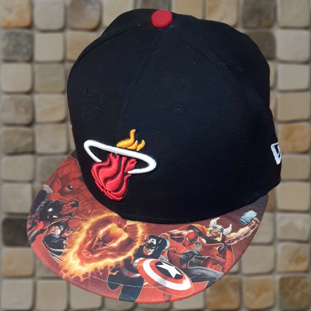 NBA NBA Marvel Universe Hat 6 7/8 Fitted Graphic Baseball Cap - Vintage Miami Heat Size ONE SIZE - 1 Thumbnail