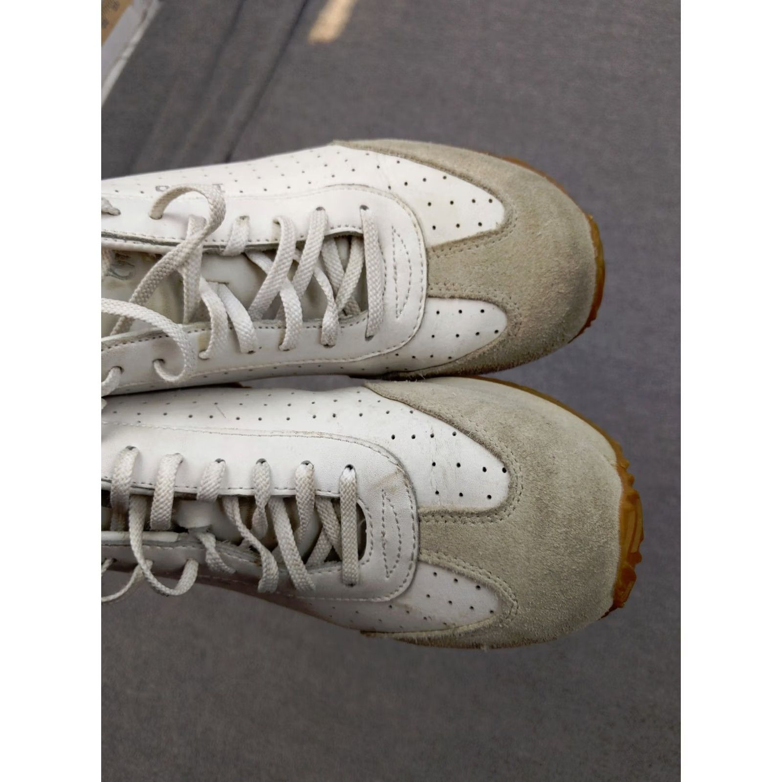 Polo Ralph Lauren Polo Ralph Lauren Suede Sneakers Womens 7.5 B White Gray Low top Retro Sneakers Mens Womens Size M / US 6-8 / IT 42-44 - 4 Thumbnail