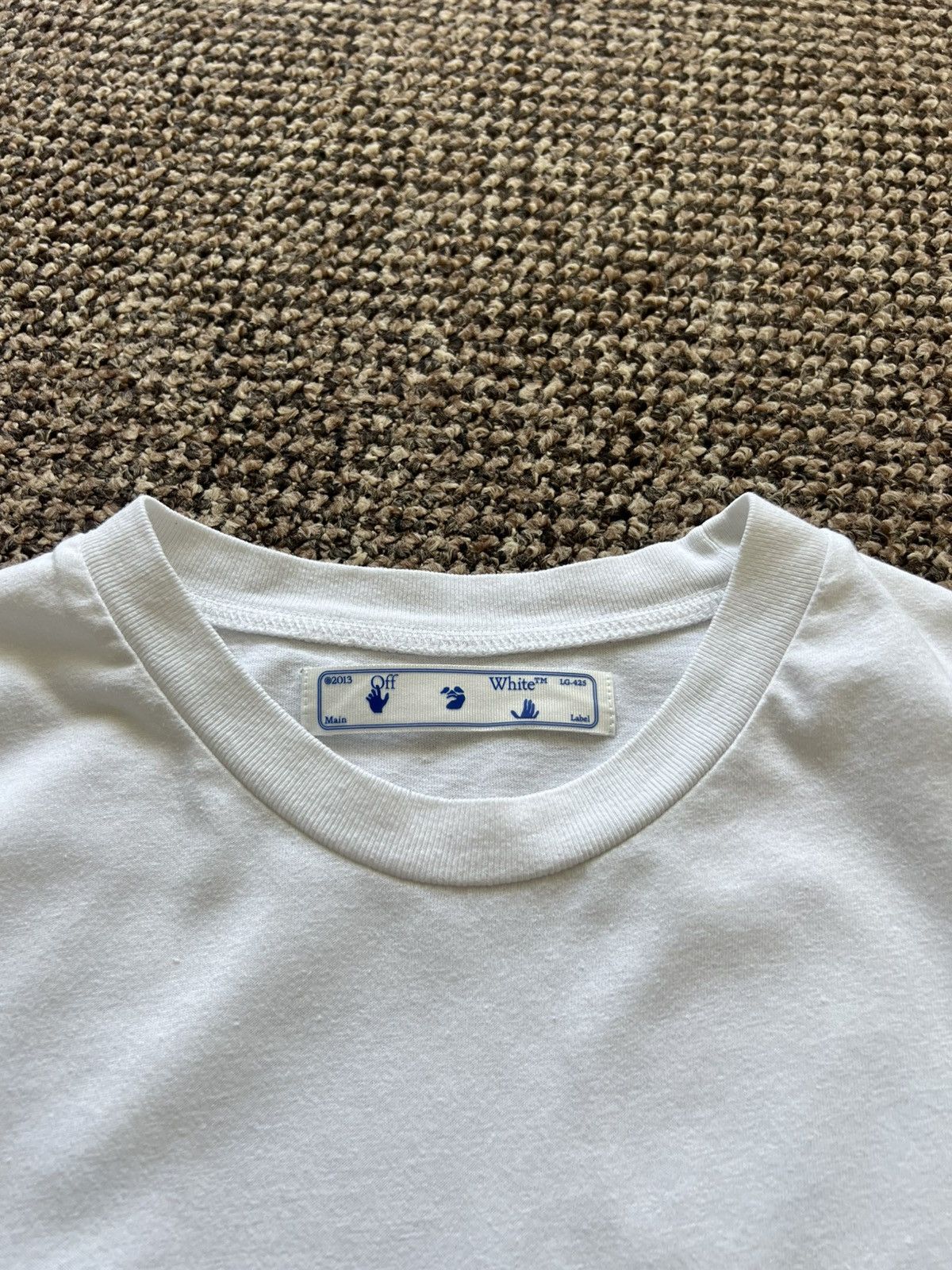 Off-White Off-White Pivot Fish White T Shirt Big Logo M Size Size US M / EU 48-50 / 2 - 7 Thumbnail