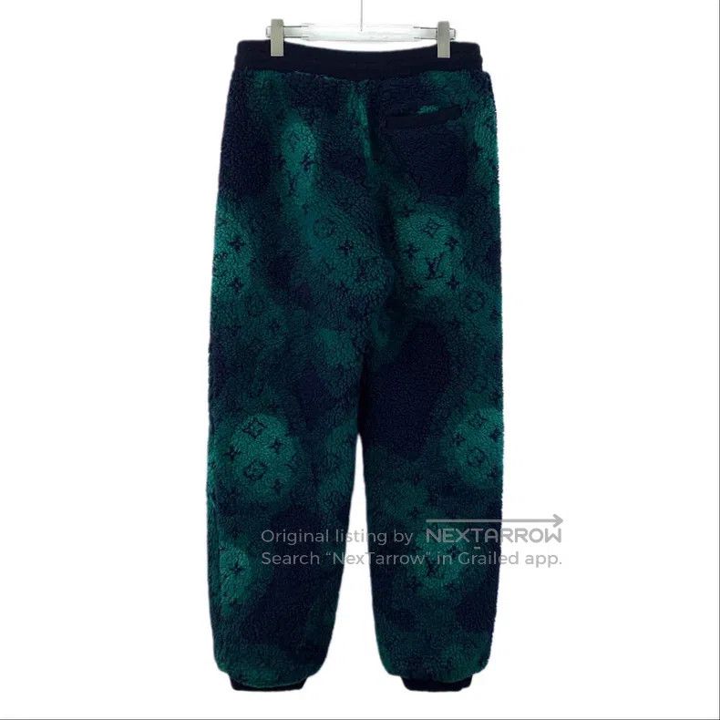 Louis Vuitton Louis Vuitton size xl 23 dark green logo full print camo po Size US 28 / EU 44 - 2 Thumbnail