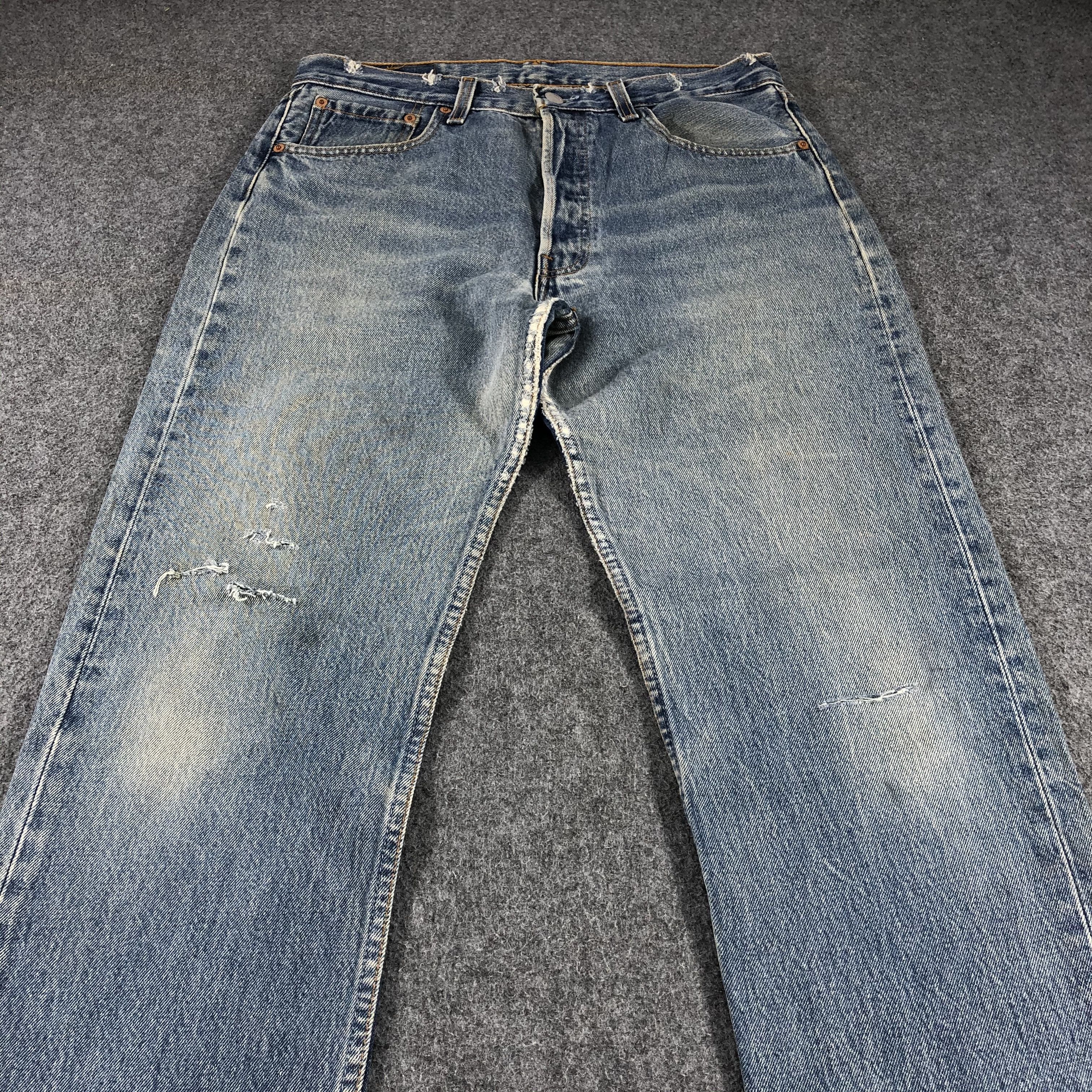 Levi's Vintage 90s Light Wash Levis 501 Denim Jeans-JM834 Size US 32 / EU 48 - 3 Thumbnail