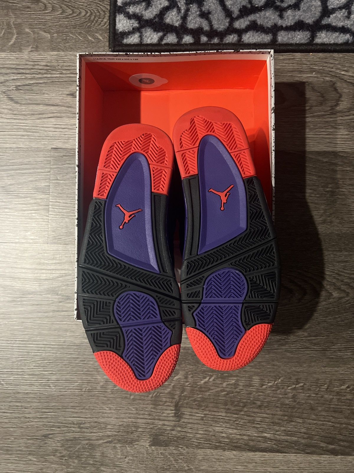 Jordan Brand × Nike Jordan 4 OVO Size US 10.5 / EU 43-44 - 4 Thumbnail