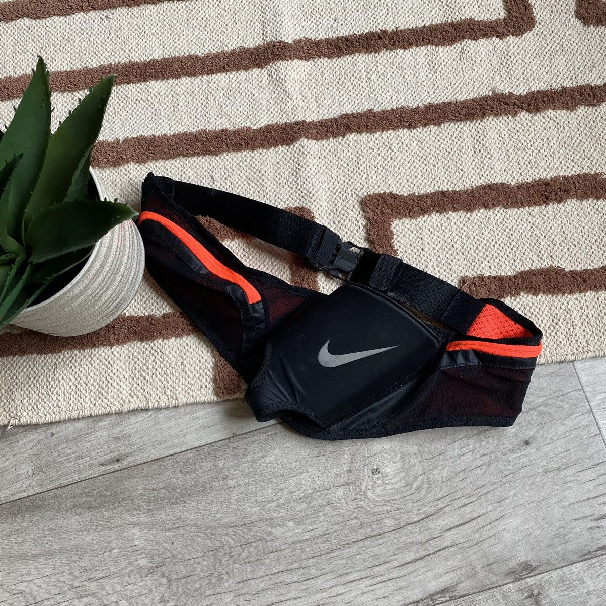 Nike VINTAGE NIKE NYLON RUNNING BOTTLE BELT BAG Size ONE SIZE - 1 Thumbnail