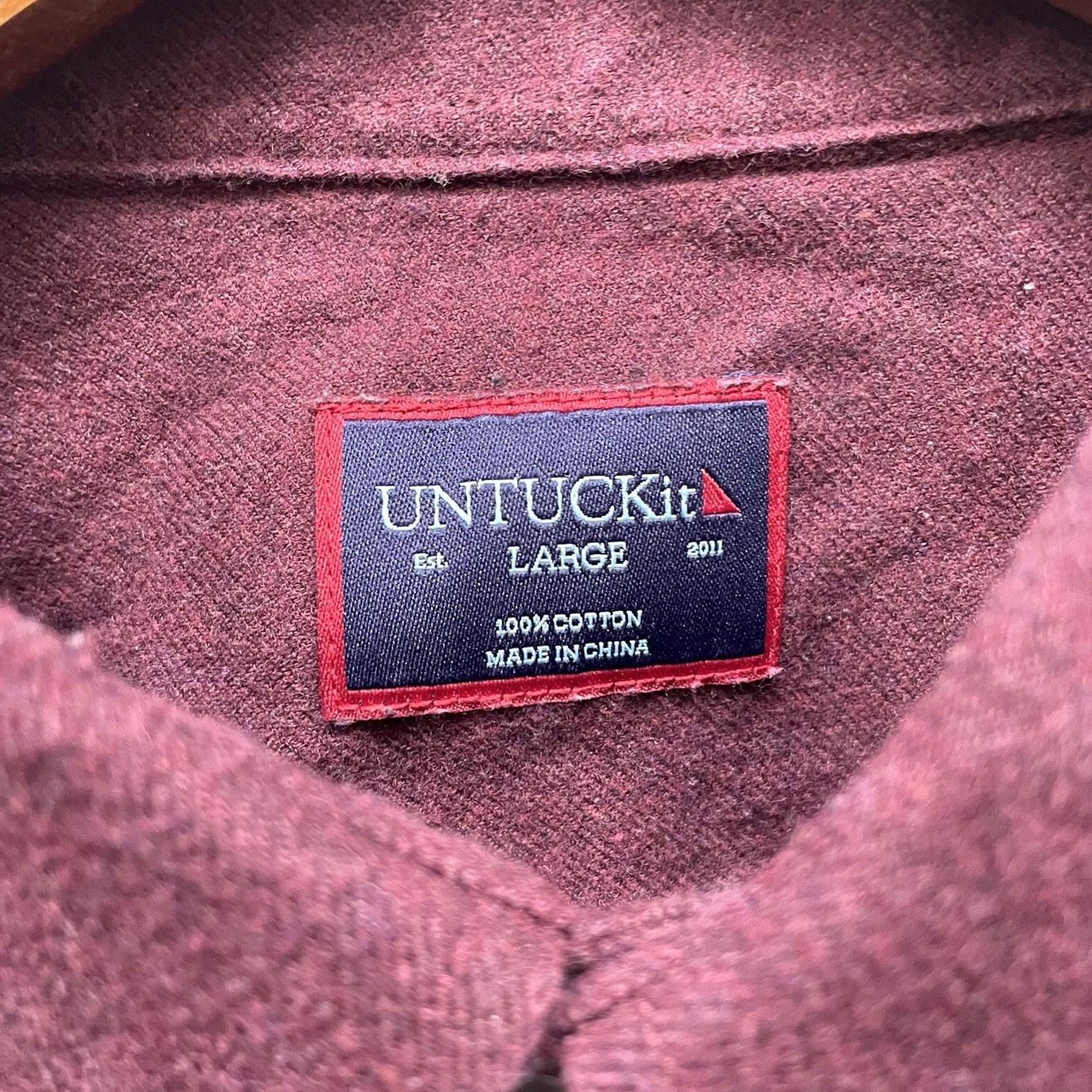 UNTUCKit UNTUCKit Button-Down Shirt Mens L Long Sleeve 100% Cotton Maroon Red Shirt Size US L / EU 52-54 / 3 - 4 Thumbnail
