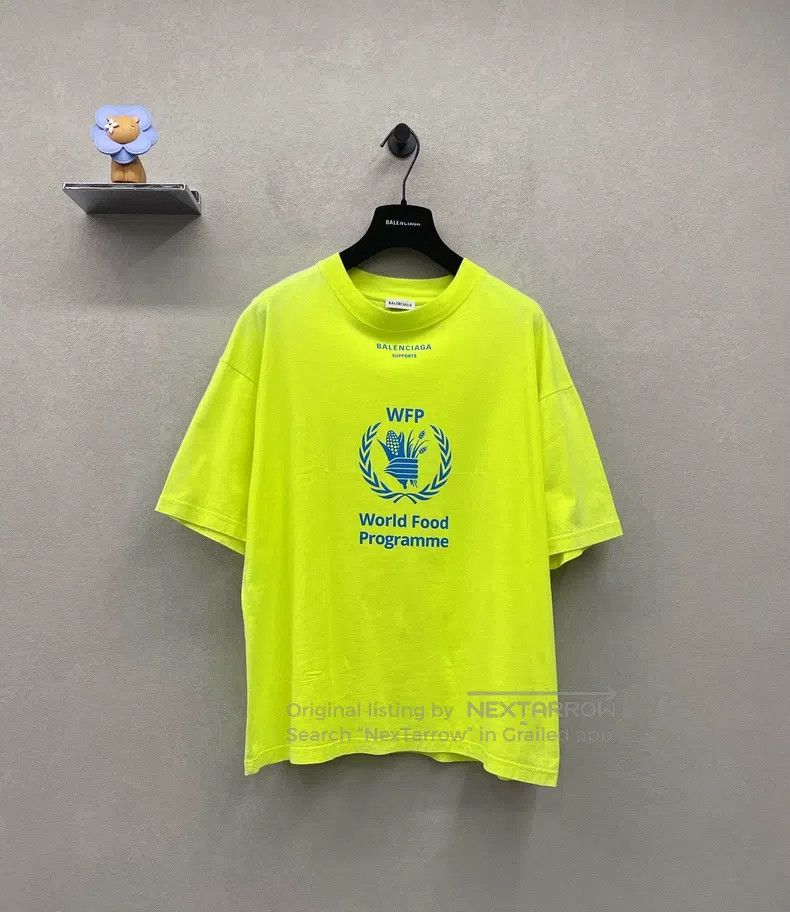 Balenciaga Balenciaga WFP Limited Edition Fluorescent Yellow Short Sl Size US S / EU 44-46 / 1 - 1 Thumbnail