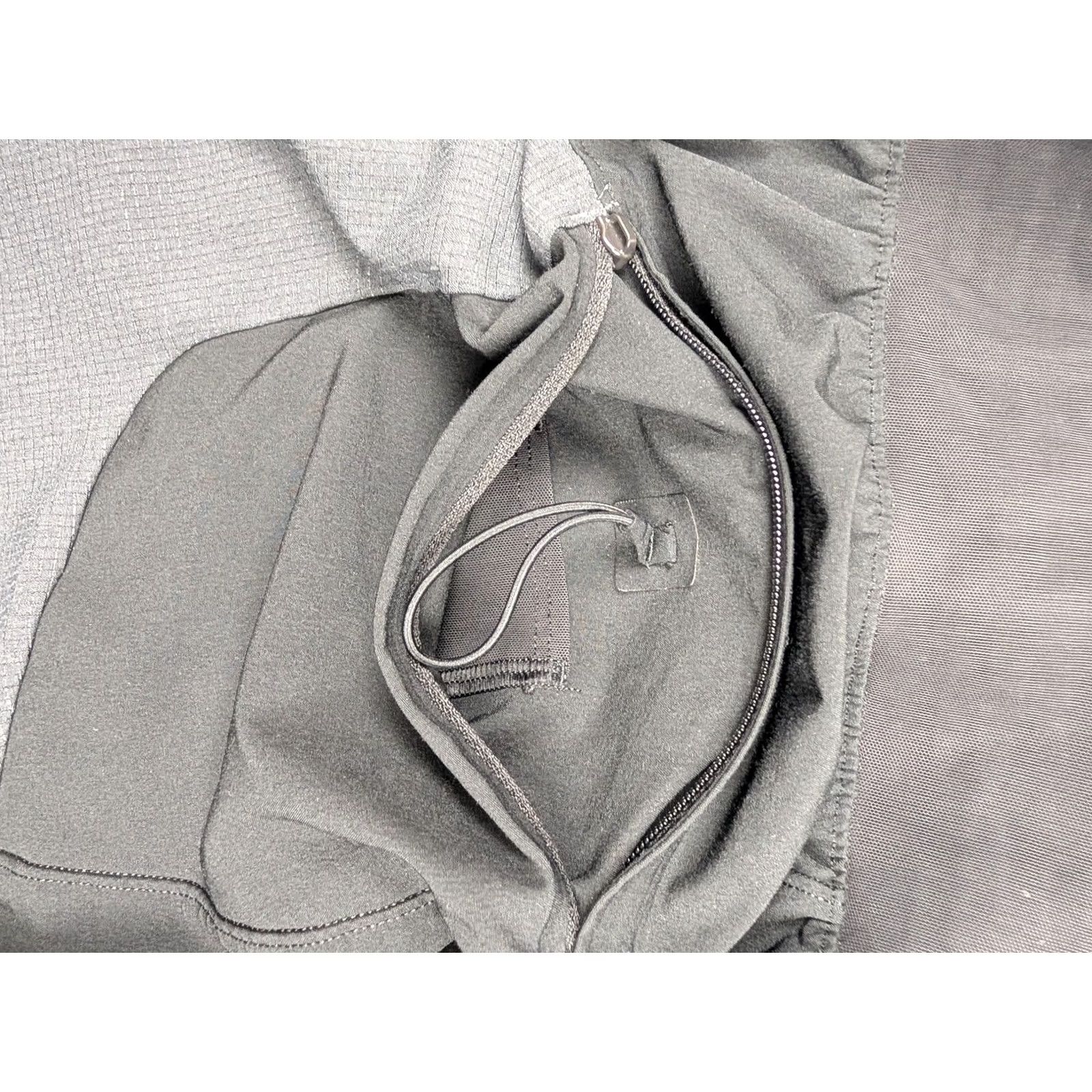 Lululemon Lululemon Shorts Mens M Gray Colorblock Lined Pockets Running Training Short Size US 31 - 6 Thumbnail