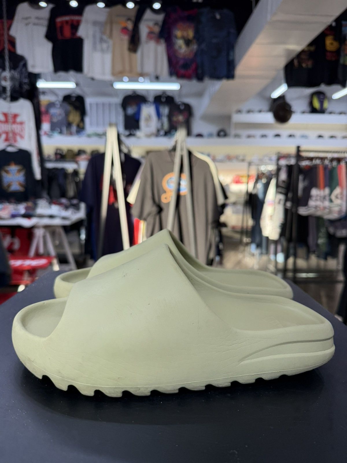 Yeezy Adidas Yeezy Slide Resin Size 9 Size US 9 / EU 42 - 7 Thumbnail