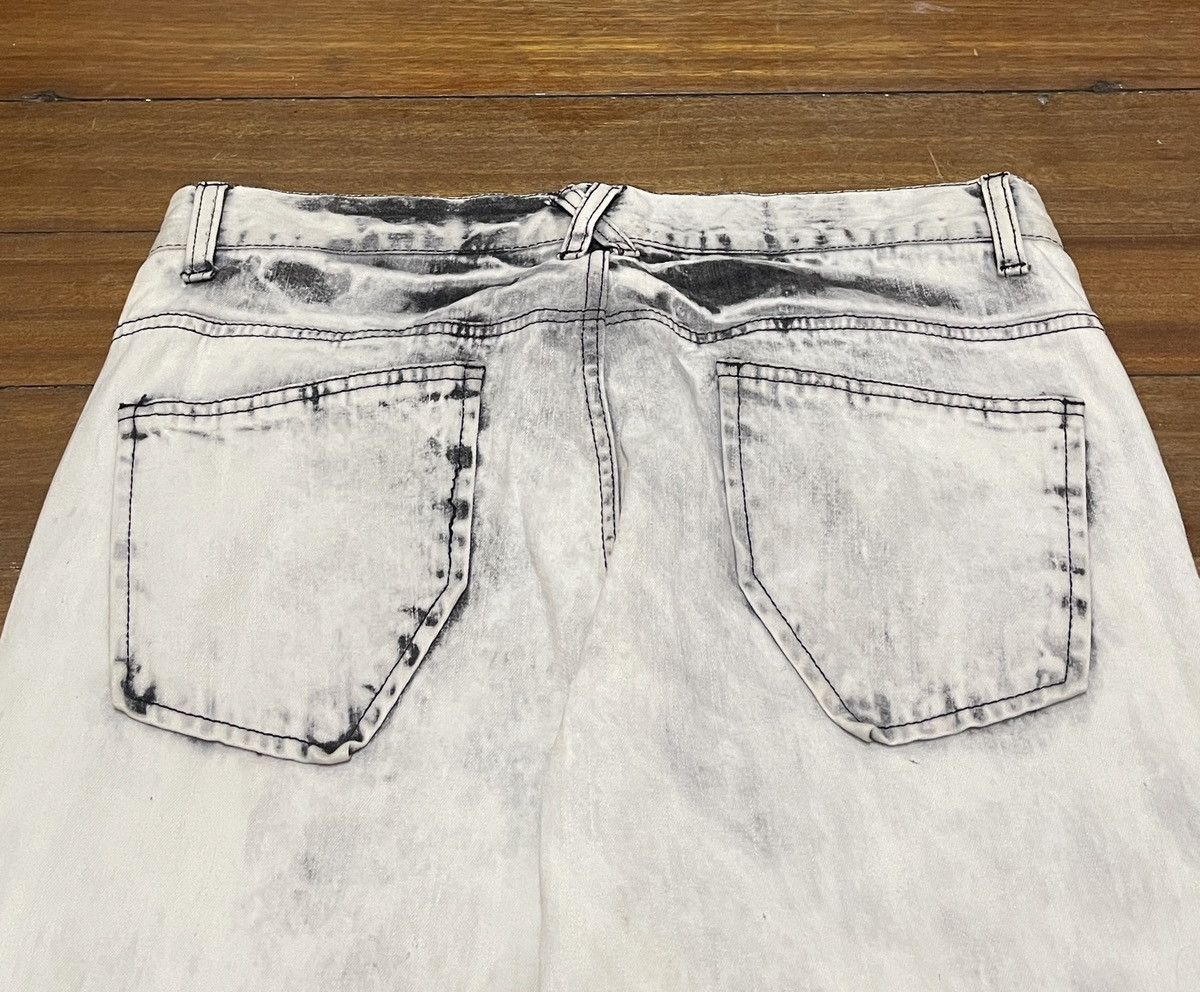 Japanese Brand Very Rare Vintage Regnoir Smokey Distressed Jeans 1990s Size US 31 - 4 Thumbnail