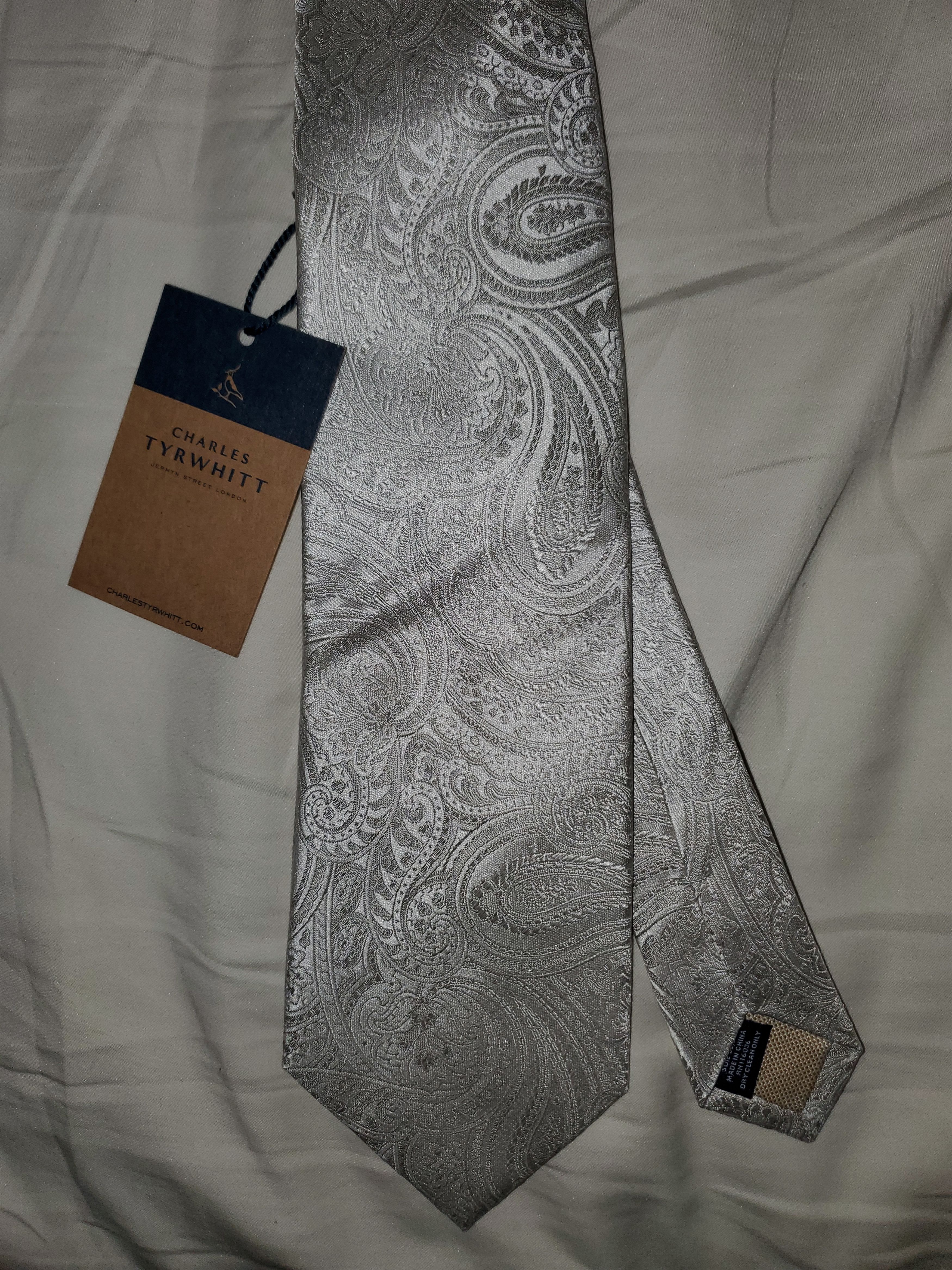 Charles Tyrwhitt *NWT* Charles Tyrwhitt Silver Paisley 100% Silk Tie Size ONE SIZE - 1 Thumbnail