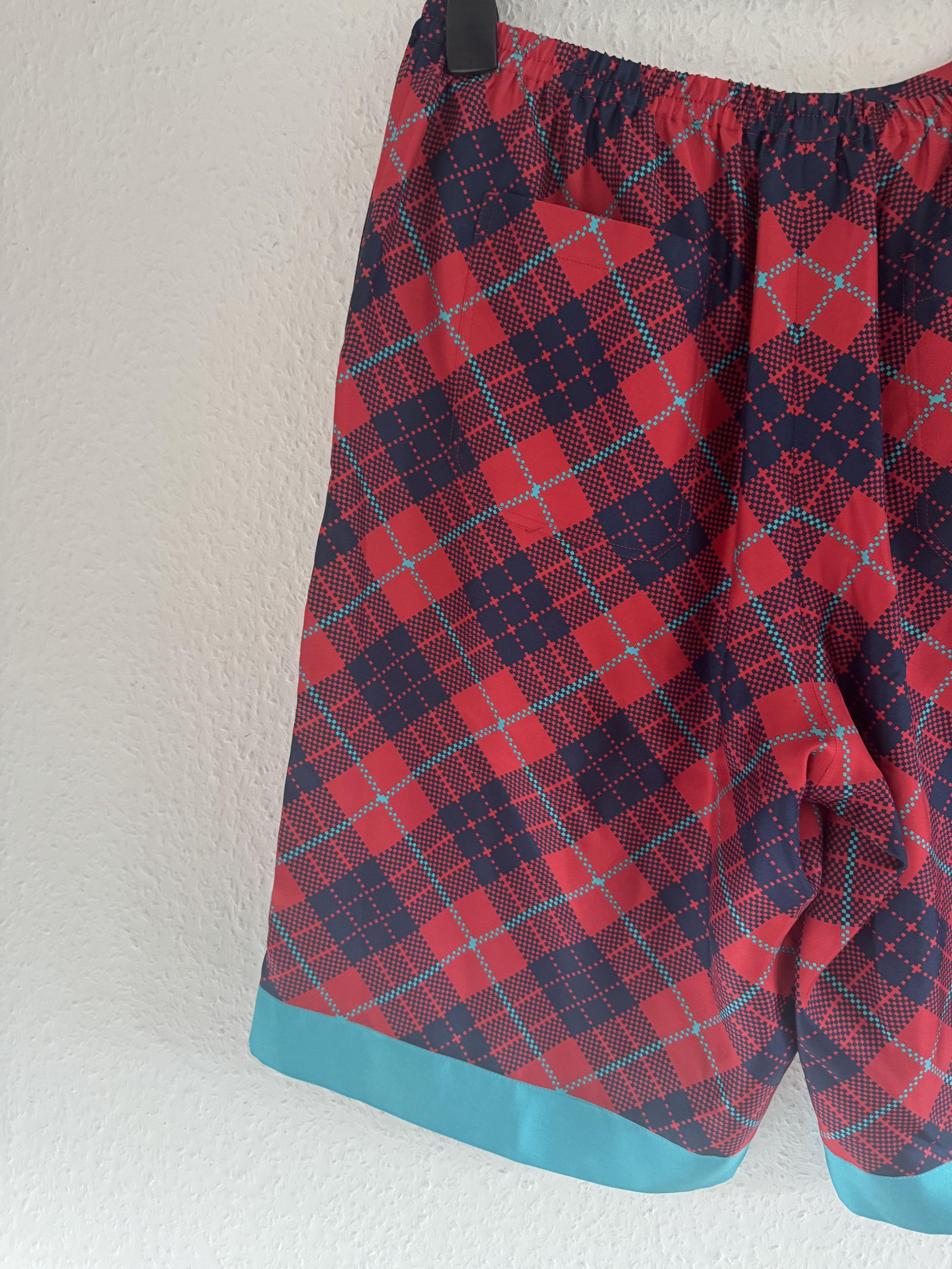 Gucci Checkered Silk Shorts with Blue Hem Size US 34 / EU 50 - 12 Thumbnail