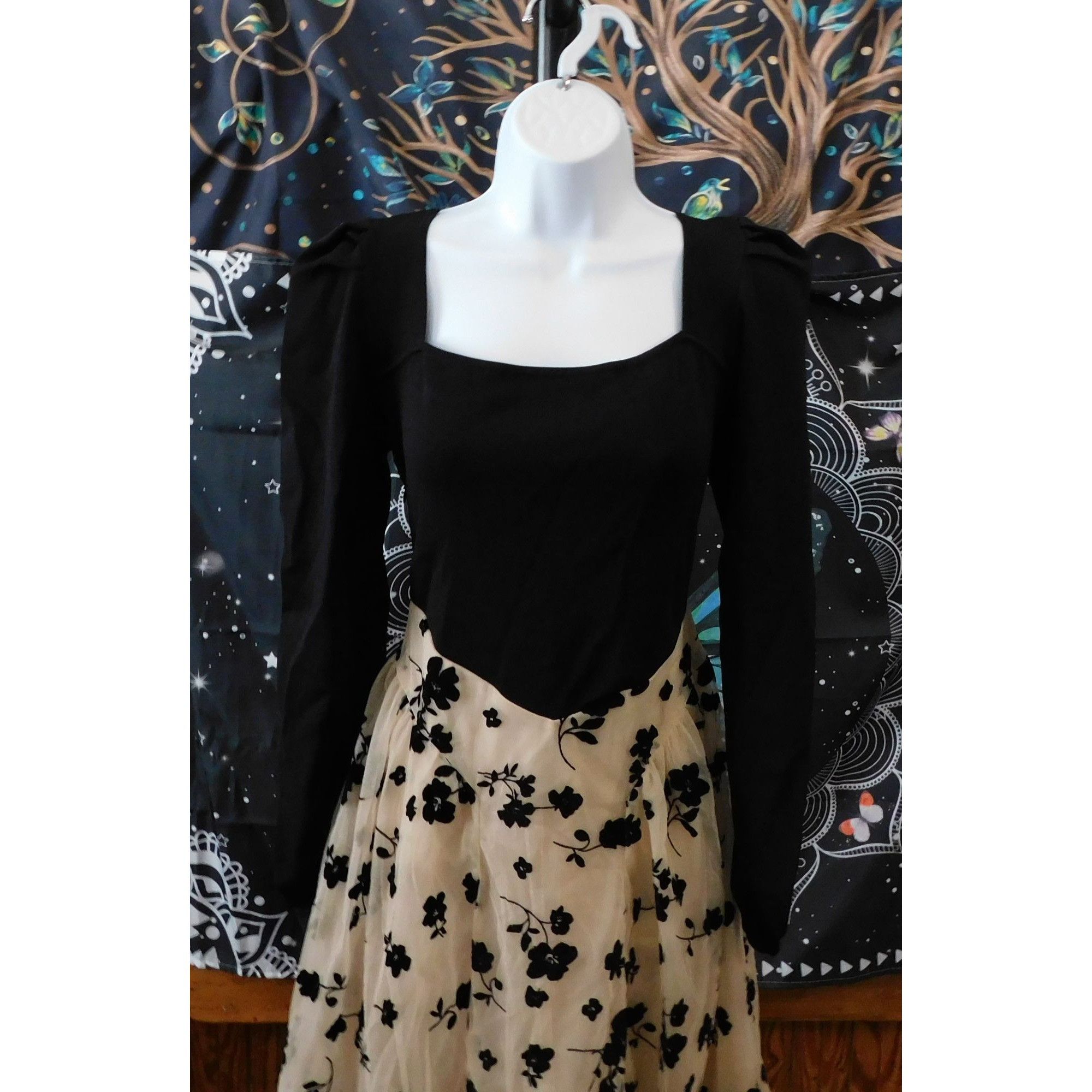 Other Chicwish Formal Floral Dress With Velvet Accents Size M / US 6-8 / IT 42-44 - 4 Thumbnail