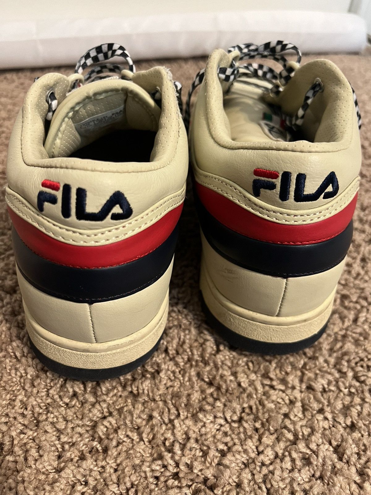 Fila Fila T1 Mid Fashion Low Top Leather Sneakers Size US 11.5 / EU 44-45 - 5 Thumbnail