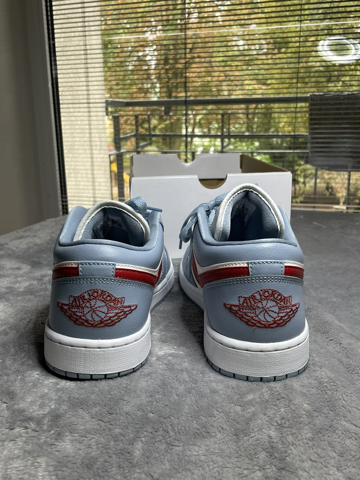 Nike Air Jordan 1 low Size US 10 / EU 43 - 3 Thumbnail
