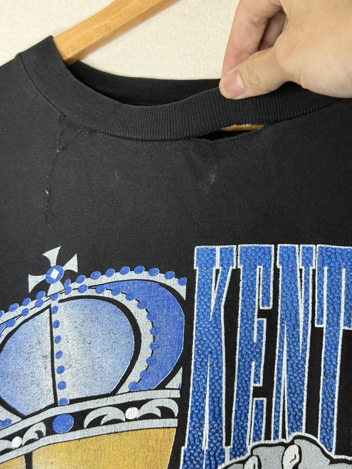 Vintage 90s Thrashed University of Kentucky Wildcats Tee Size US XL / EU 56 / 4 - 3 Thumbnail