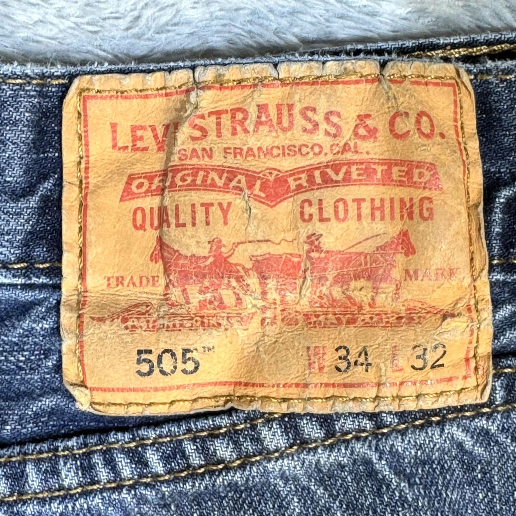 Levi's VINTAGE Levis 505 Jeans Mens 34x32 Blue Regular Fit Straight Leg Denim Mid Wash Zip Fly Size US 34 / EU 50 - 3 Thumbnail