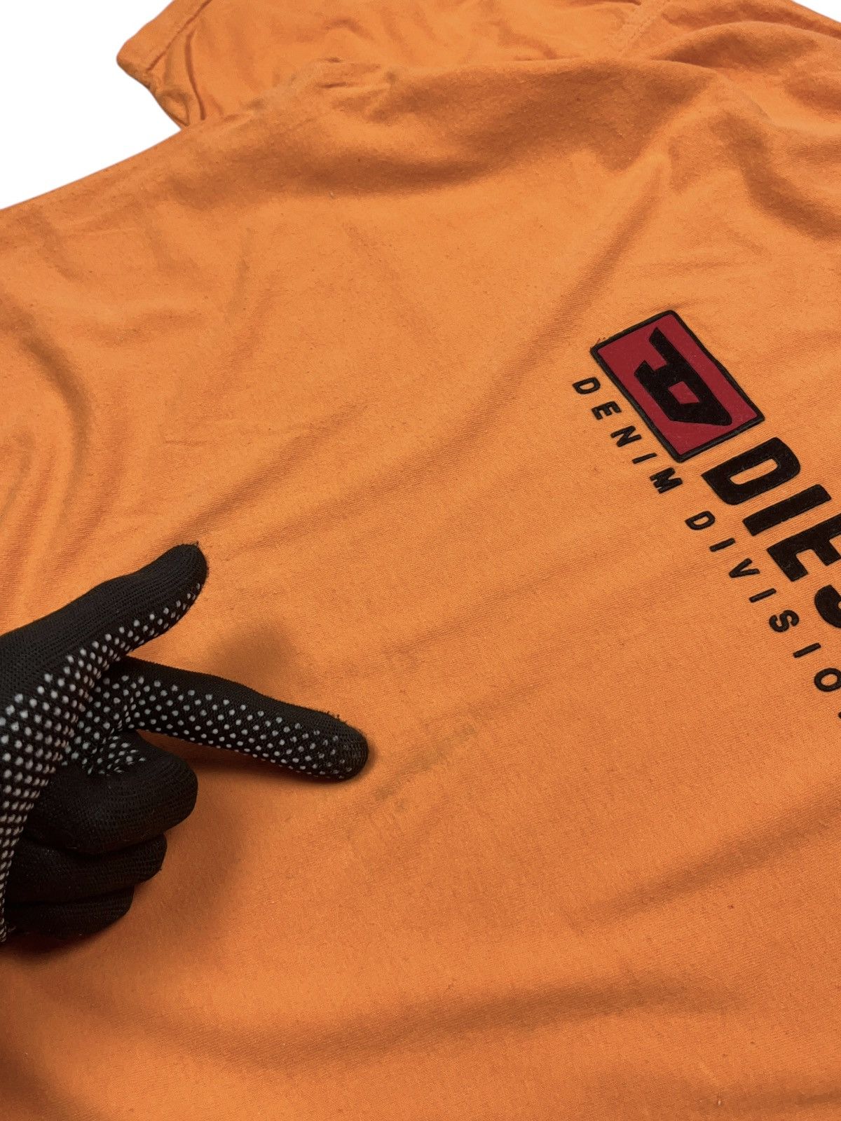 Diesel × Japanese Brand × Vintage Vintage 90s Diesel Denim Division Velour Logo T-shirt y2k Size US L / EU 52-54 / 3 - 7 Thumbnail