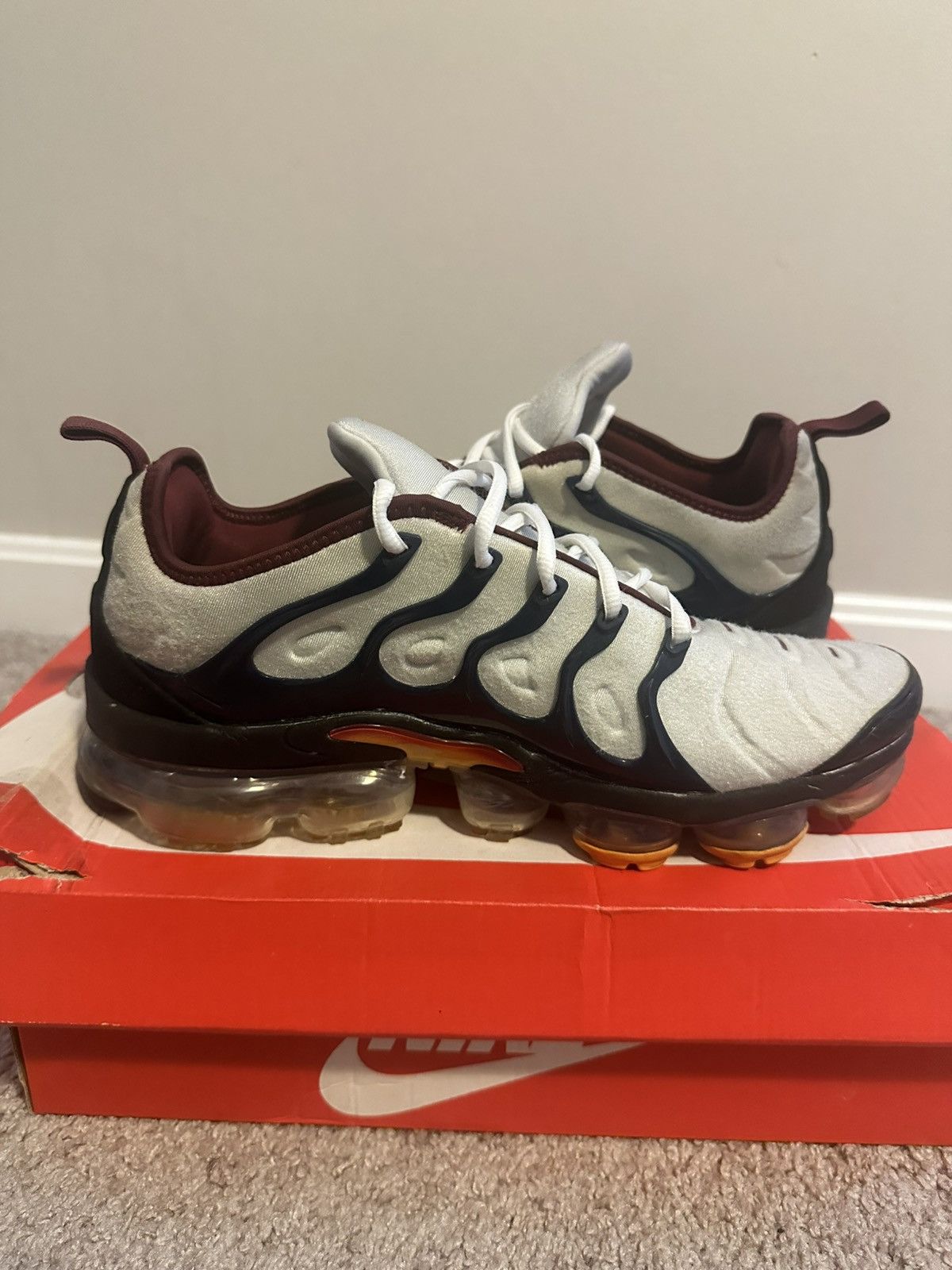 Nike Nike vapormax plus Size US 9 / EU 42 - 1 Thumbnail