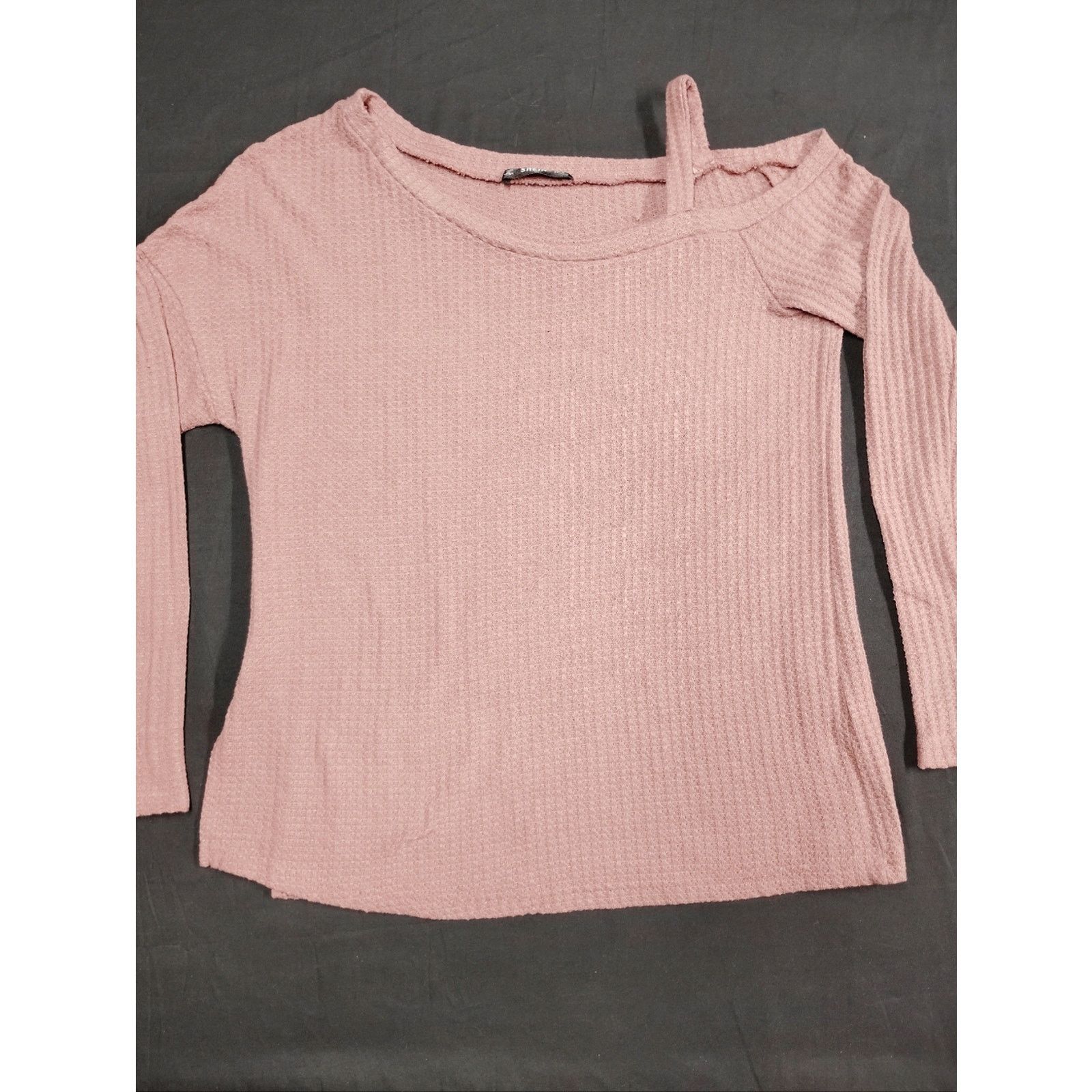Shein SHEIN Dusty Pink Ribbed Knit Top With Cutout Shoulder Size M / US 6-8 / IT 42-44 - 1 Thumbnail