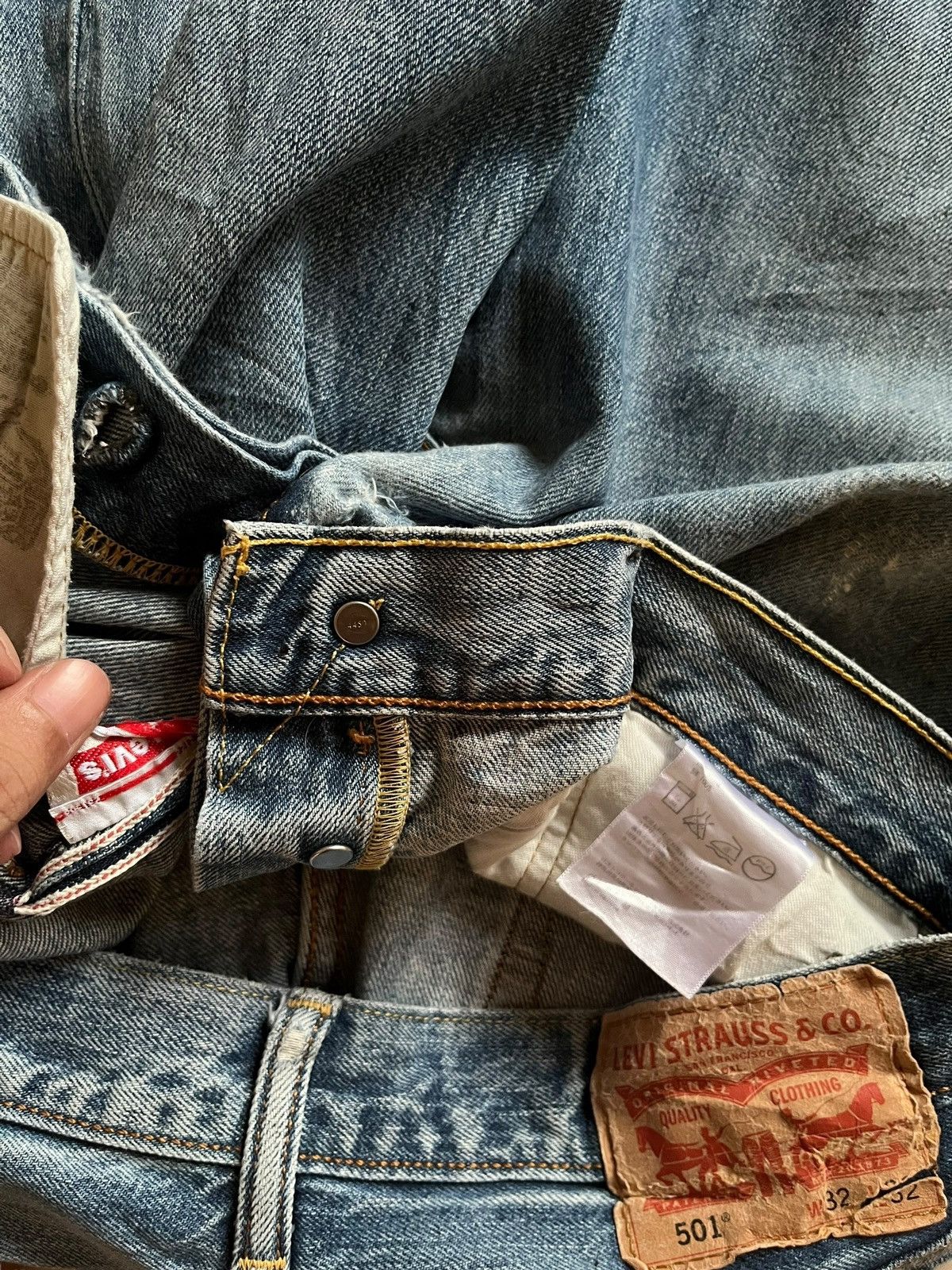 Levi's Vintage Levis 501 Selvedge Blue Denim Distressed Loose Jeans Size US 31 - 10 Thumbnail