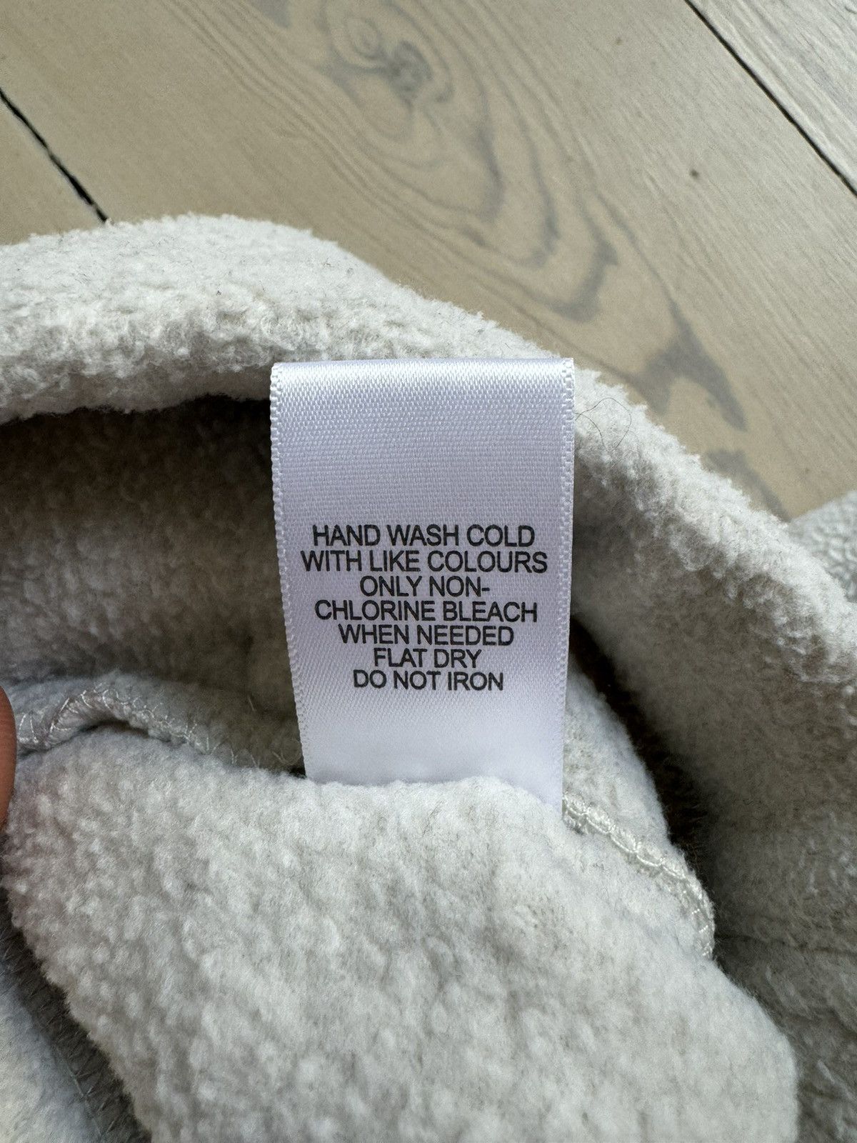 Essentials × Fear of God Fear of god essential shorts Size US 32 / EU 48 - 5 Thumbnail