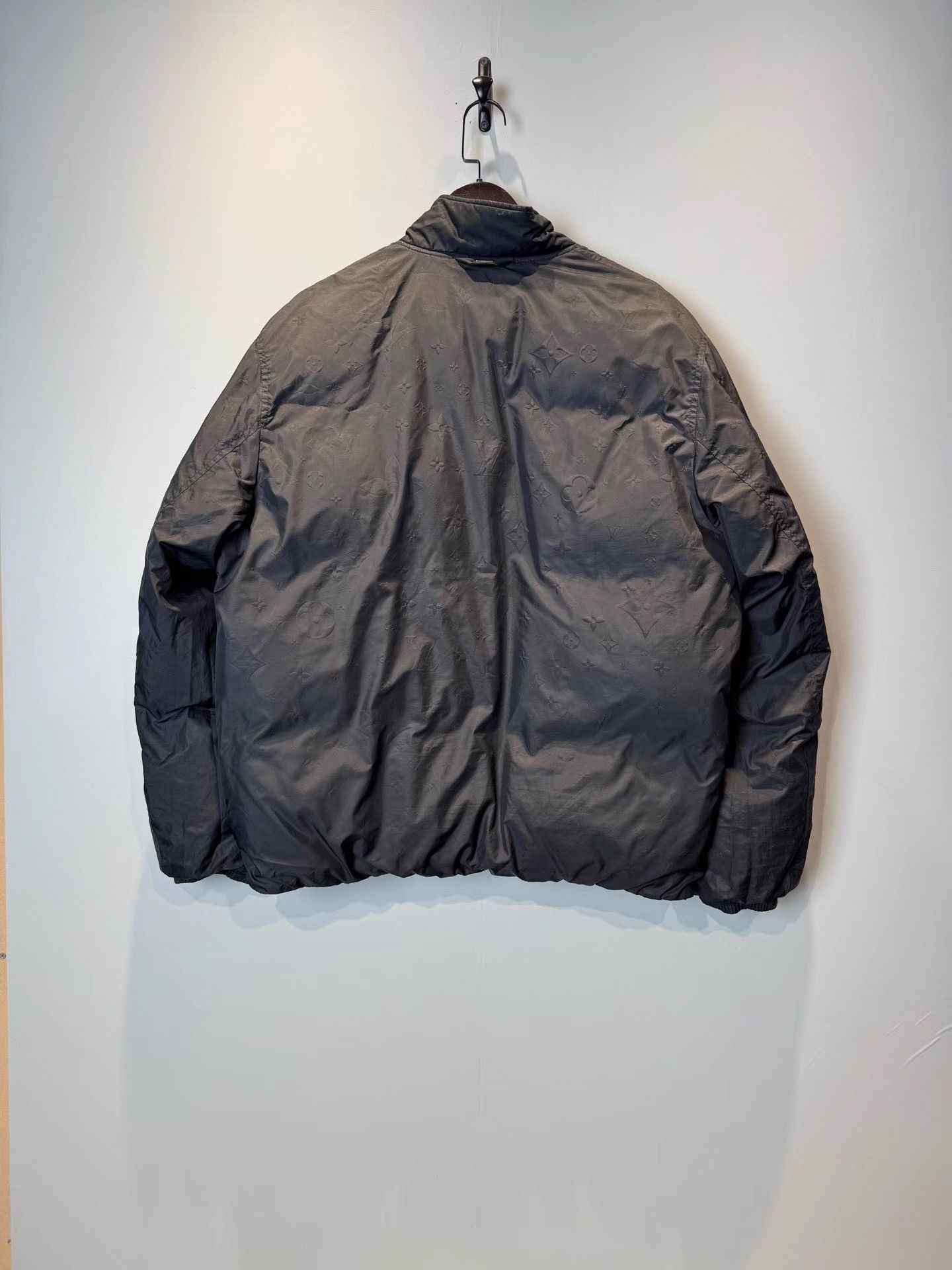 Louis Vuitton Louis Vuitton Monogram Double-Sided Down Coat K36 Size US XL / EU 56 / 4 - 2 Thumbnail