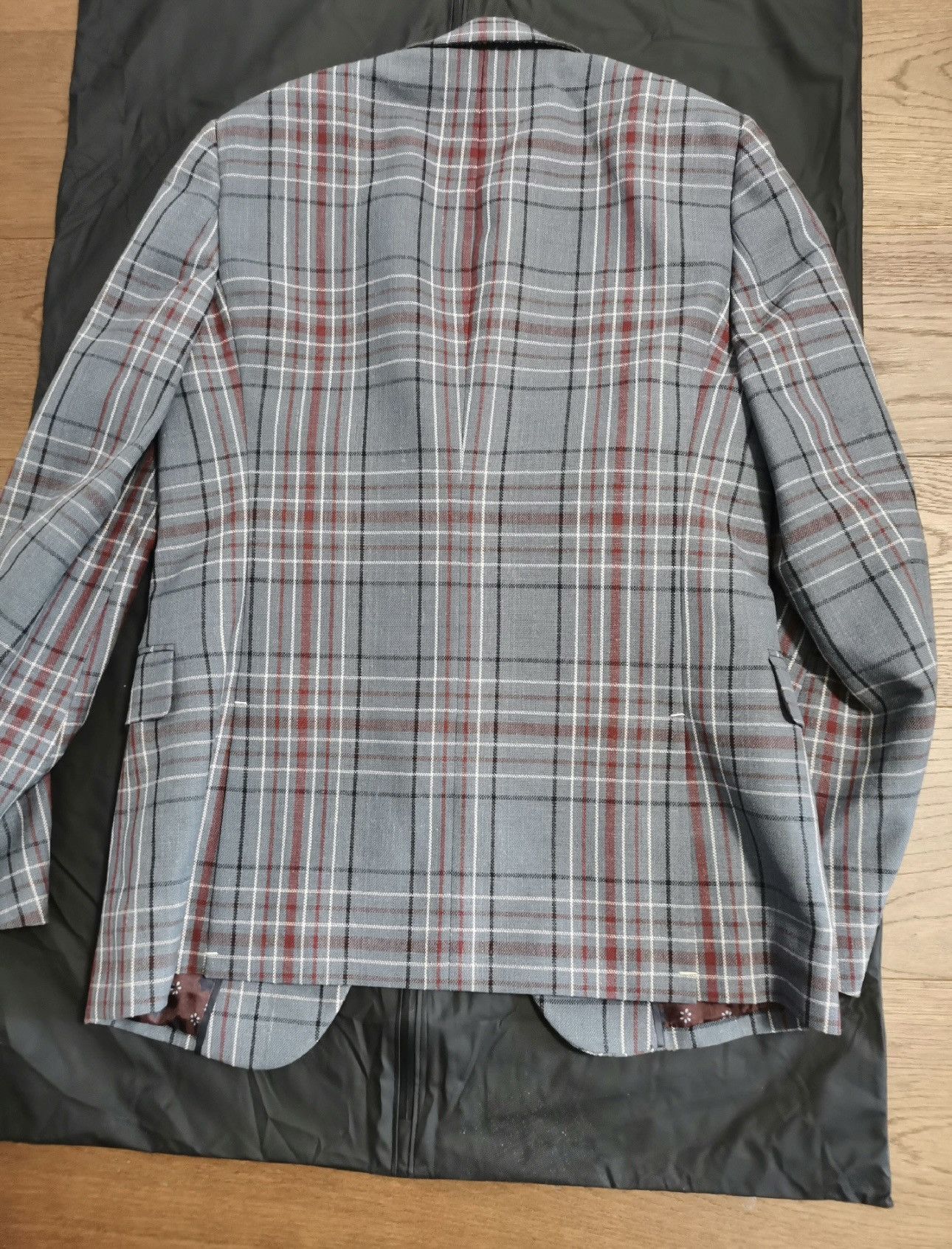 Valentino Valentino Grey and red Plaid pattern suits Size 48R - 2 Thumbnail