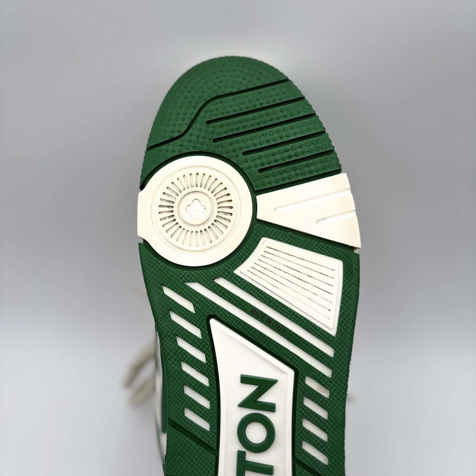 Louis Vuitton Louis Vuitton Skate ' Green, White ' | GREAT CONDITION! Size US 10.5 / EU 43-44 - 19 Thumbnail