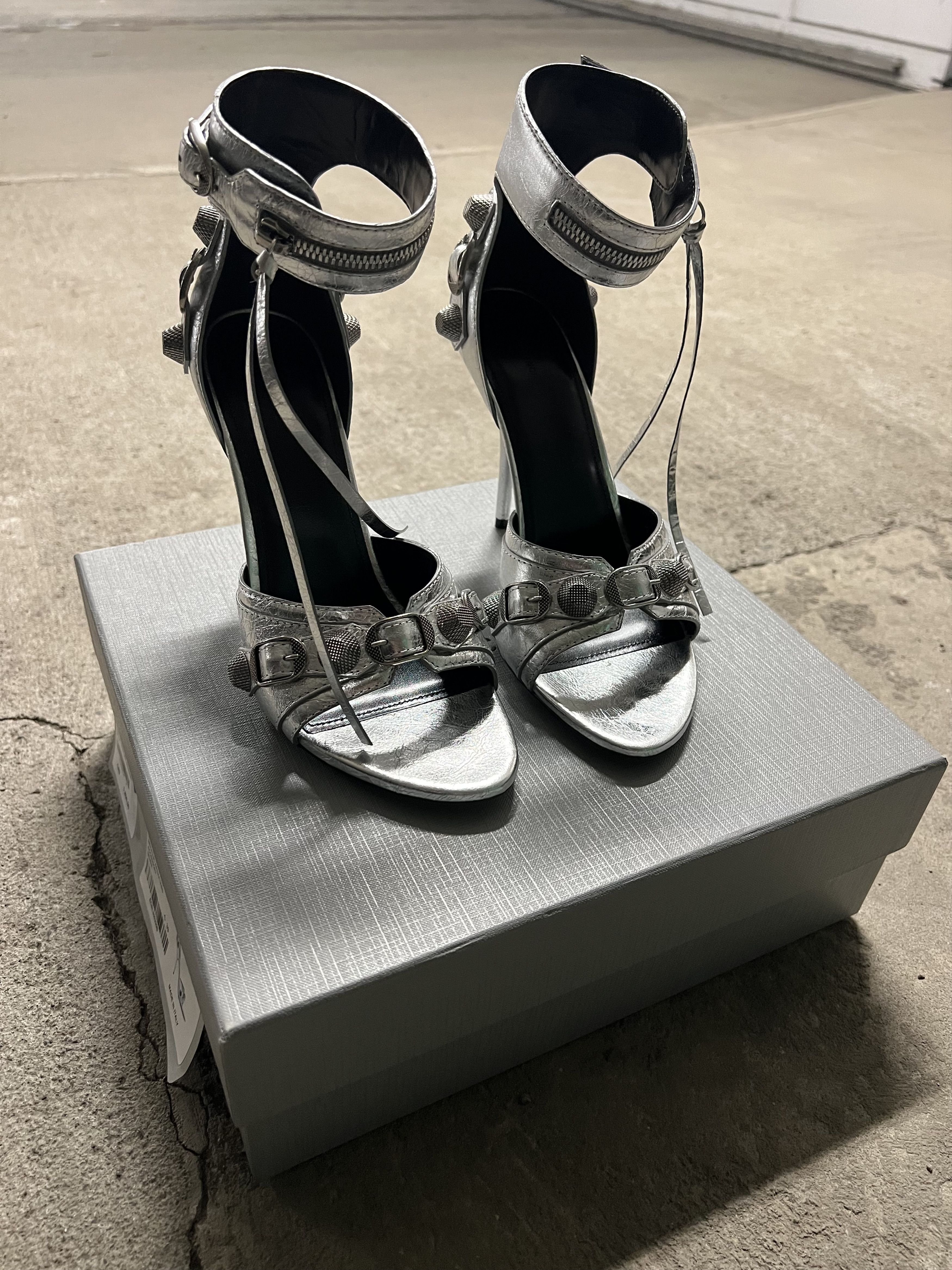 Balenciaga Balenciaga Metallic Silver Le Cagole Open Toe Heel Size US 9 / IT 39 - 3 Thumbnail