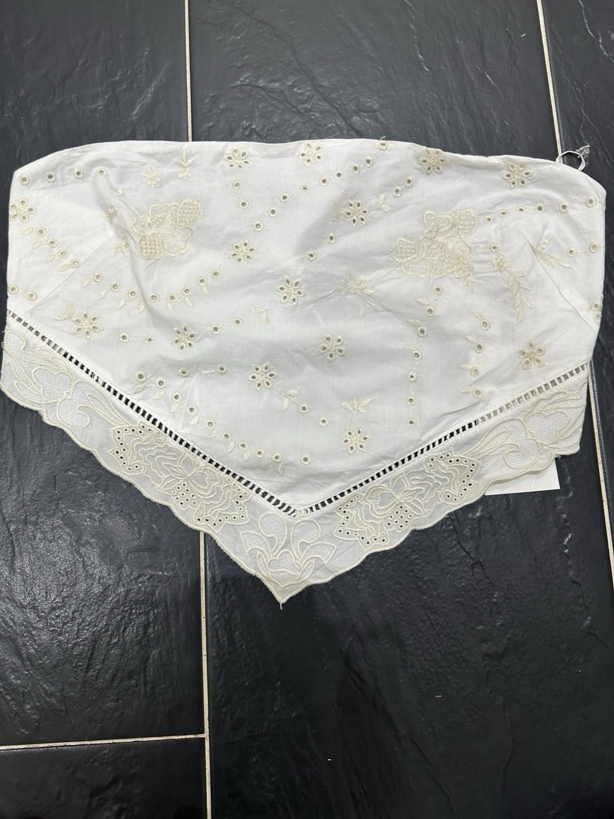 Zara ZARA embroidered cropped top with open back Size XXL / US 16-18 / IT 52-54 - 1 Thumbnail