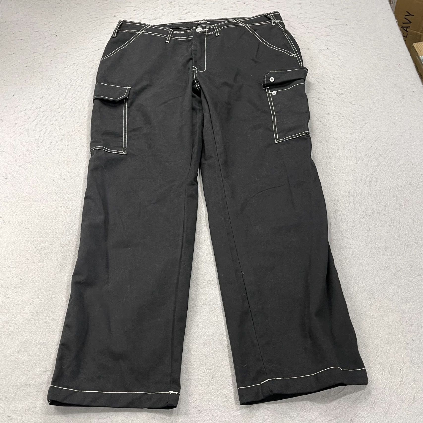 True Religion True Religion Pants Mens 36x32 Black Loose Cargo Pants Casual Skater Designer Size US 36 / EU 52 - 2 Thumbnail