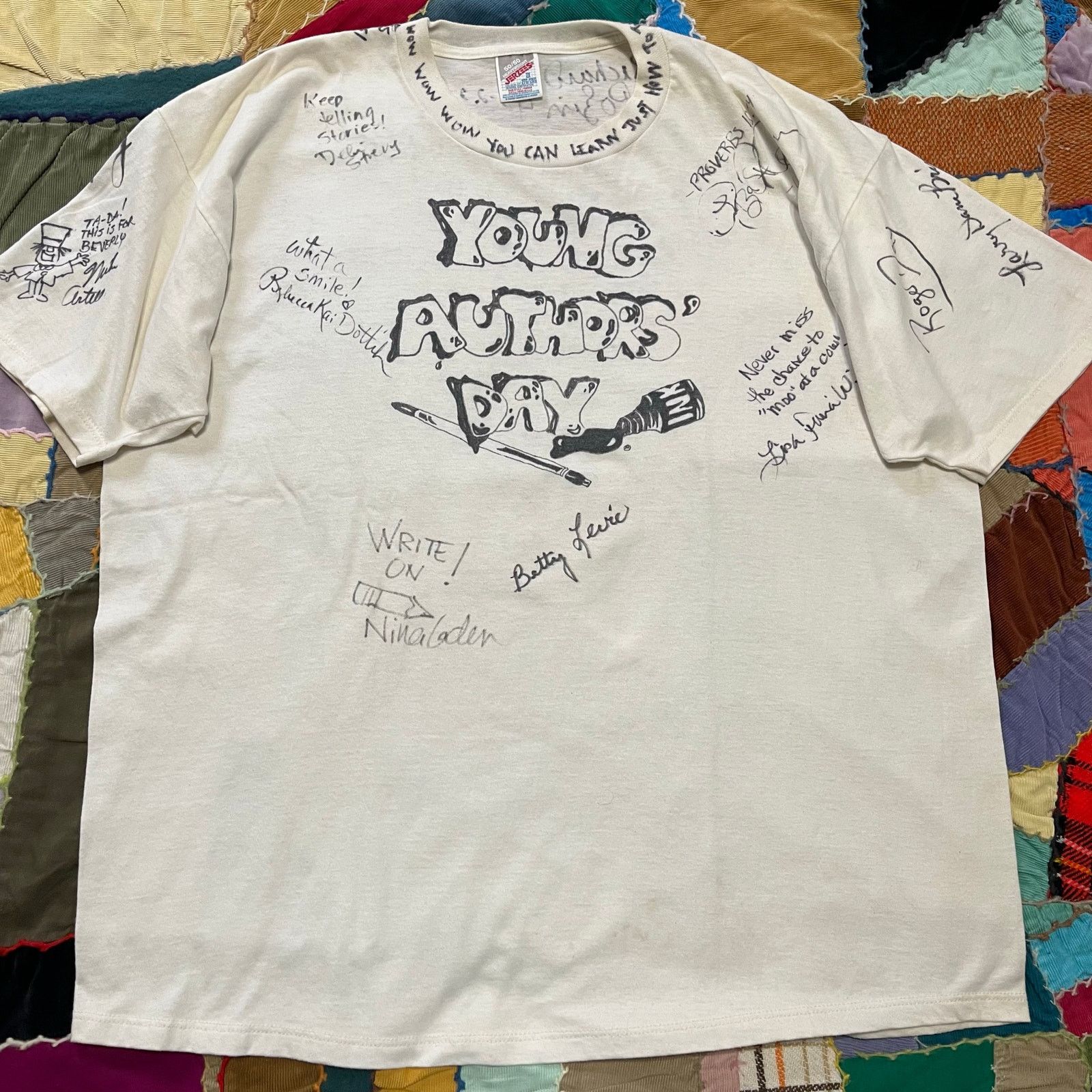 Jerzees Vintage Authors Day Written All Over White Shirt 2XL Size US L / EU 52-54 / 3 - 1 Thumbnail