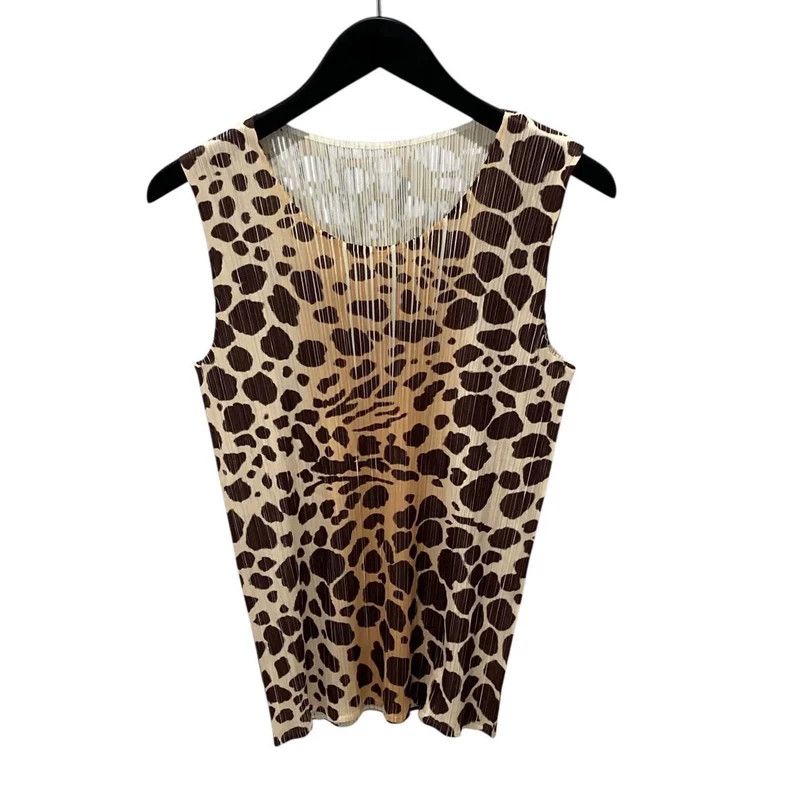 Issey Miyake Issey Miyake size:one size Leopard print deer print pleate Size S / US 4 / IT 40 - 1 Thumbnail