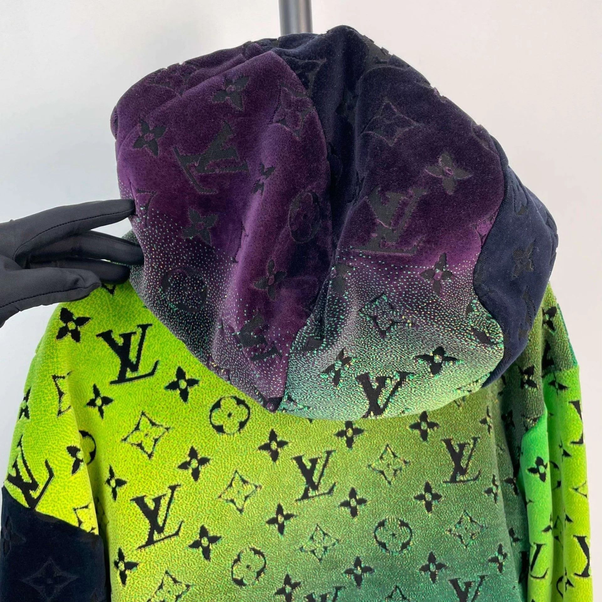 Louis Vuitton LV allover black green gradient hooded cardigan S Size US S / EU 44-46 / 1 - 8 Thumbnail