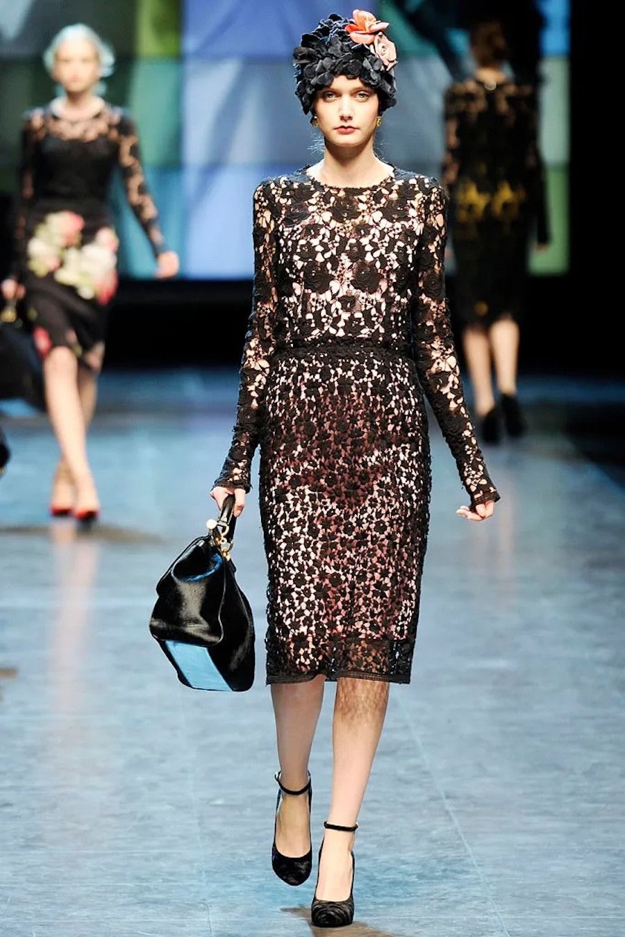 Dolce & Gabbana Dolce & Gabbana Fall 2010 Black Lace Pink Silk Lined Dress Size S / US 4 / IT 40 - 2 Thumbnail