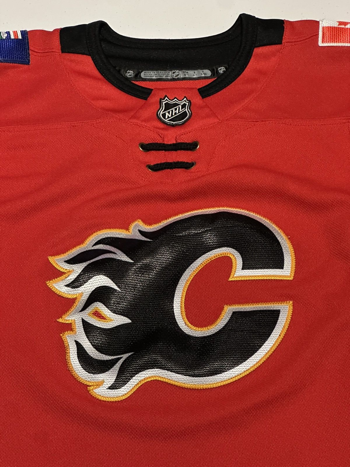 NHL Vintage Y2K Calgary Flames kids NHL hockey jersey sz (4-7) Size US XXS / EU 40 - 2 Thumbnail