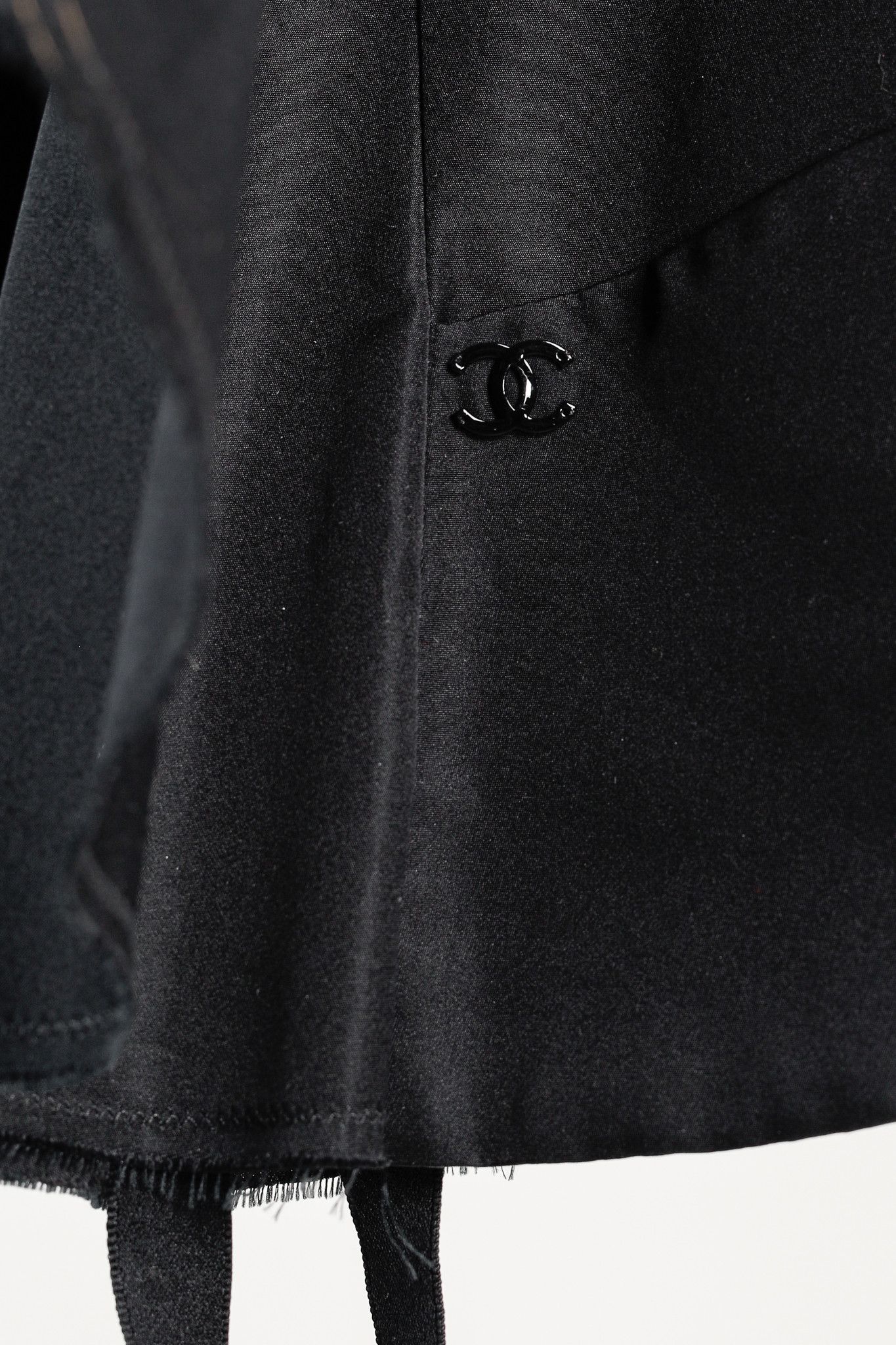 Chanel Chanel SS/06 RTW Runway Black Silk Taffeta Tie-Front Jacket Size S / US 4 / IT 40 - 8 Thumbnail