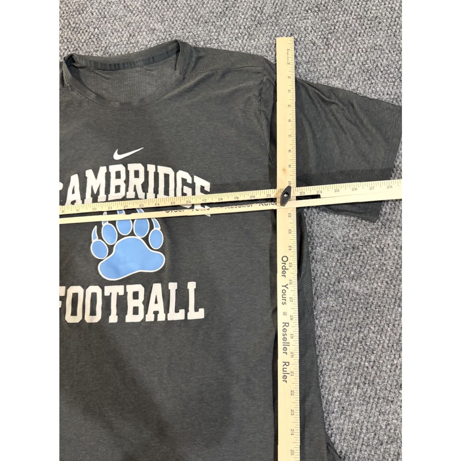 Nike Nike Shirt Mens XL Gray Cambridge Football Graphic Paw Print Nike Swoosh Tee Size US XL / EU 56 / 4 - 5 Thumbnail