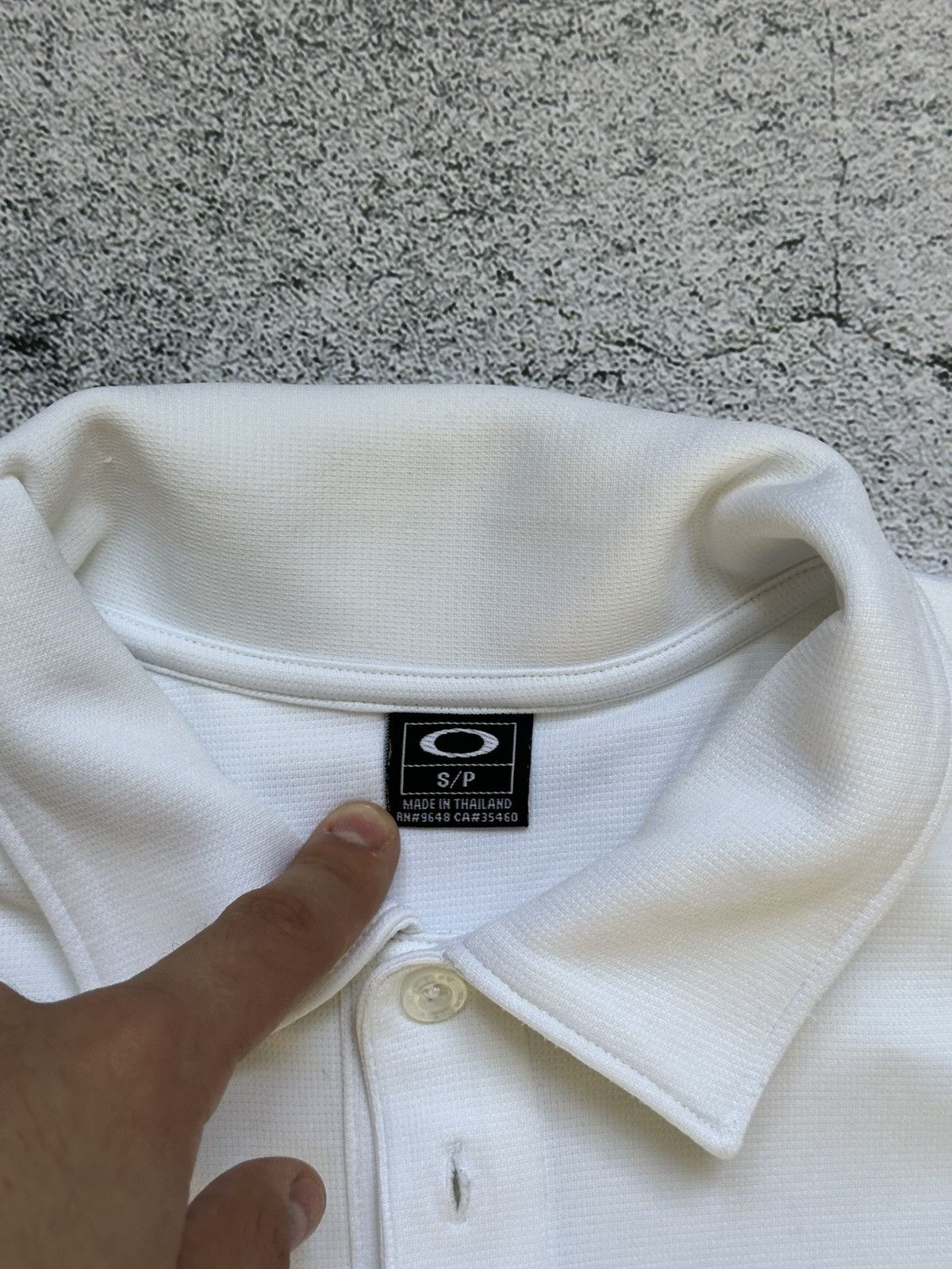 Oakley Vintage Oakley T-shirt Black Logo White Fit Size US S / EU 44-46 / 1 - 7 Thumbnail