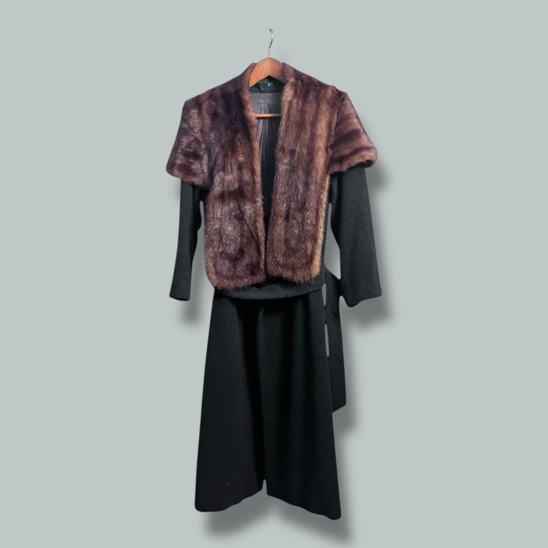 Designer Vintage Woman’s Muskrat Mink Fur Shawl With Satin Lining. Size ONE SIZE - 1 Thumbnail