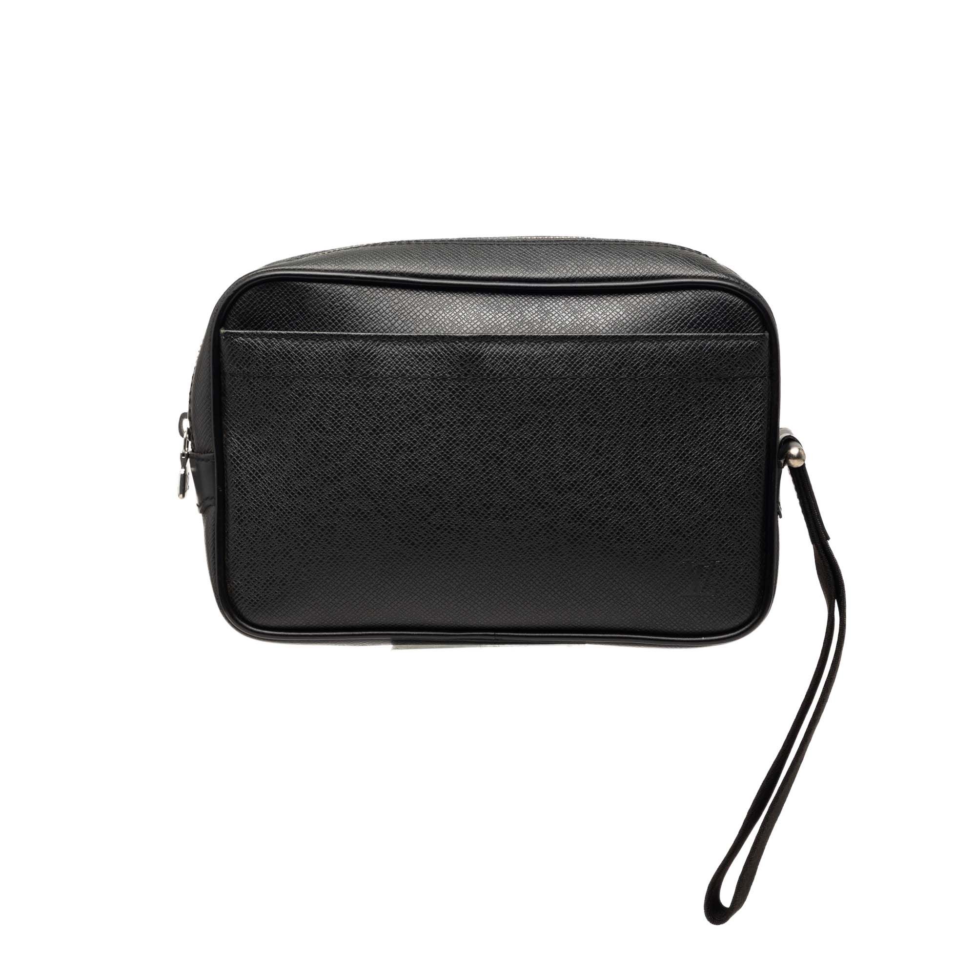 Louis Vuitton Taiga Pochette Kaluga Size ONE SIZE - 1 Thumbnail