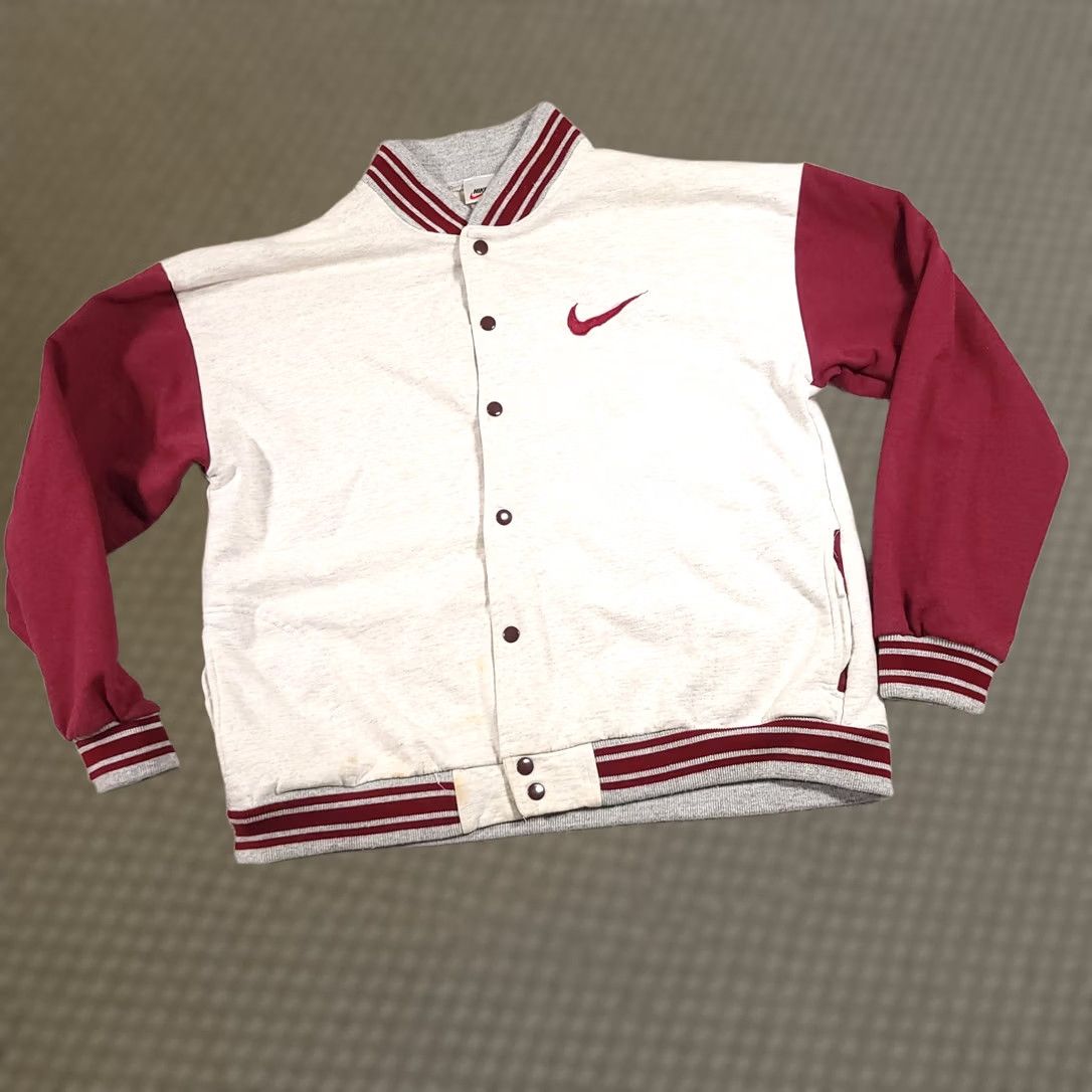 Nike VINTAGE Nike Jacket Mens Large Gray Maroon Swoosh Snap Button Varsity USA 90s Size US L / EU 52-54 / 3 - 1 Thumbnail