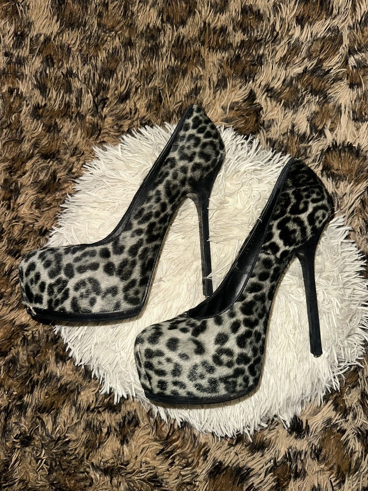 Yves Saint Laurent Saint laurent YSL Leopard print Platform pumps Size US 9 / IT 39 - 1 Thumbnail
