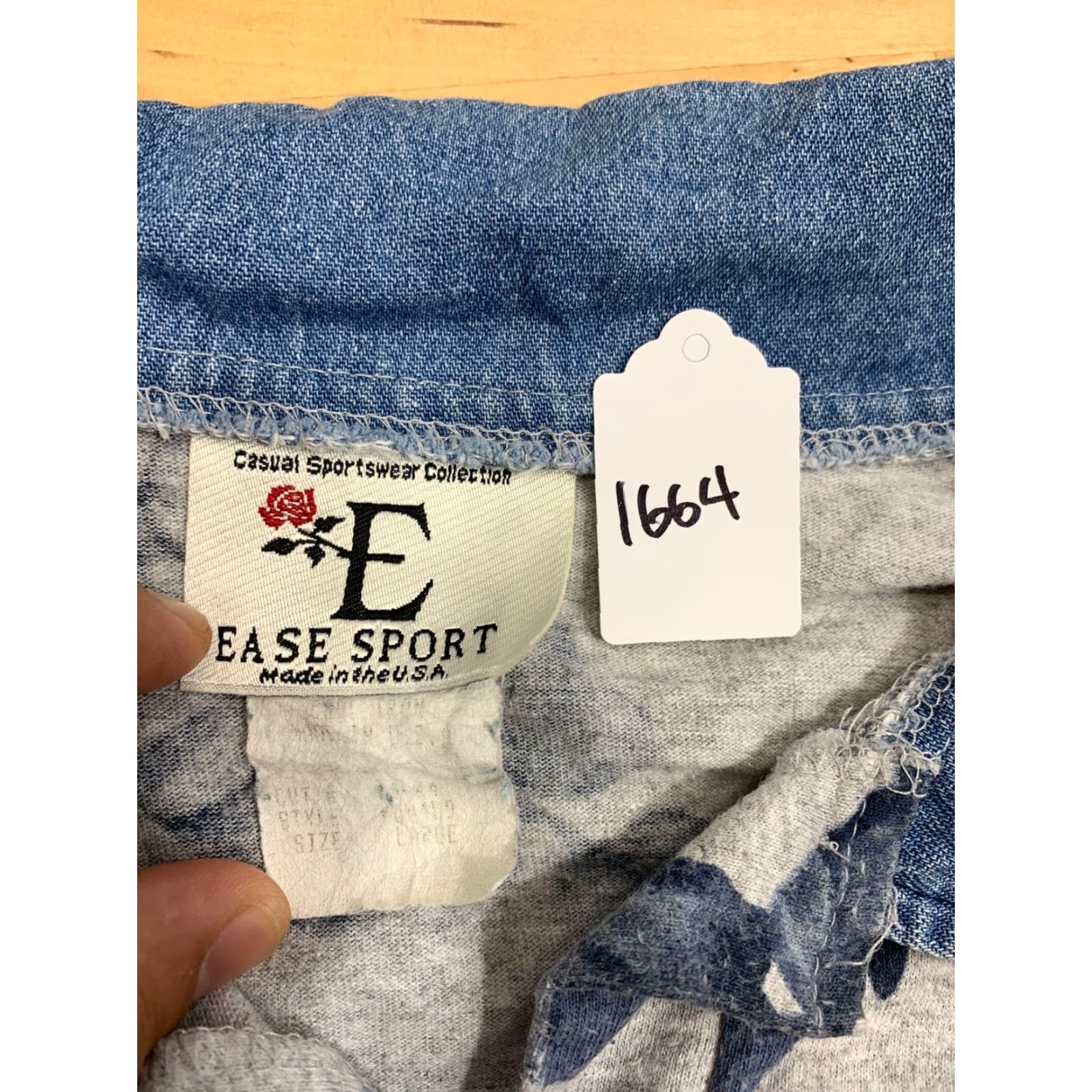 Vintage Vintage VTG Ease Sport Shirt 3/4 Sleeve Collared Floral Gray Blue L 1990s Size US L / EU 52-54 / 3 - 3 Thumbnail