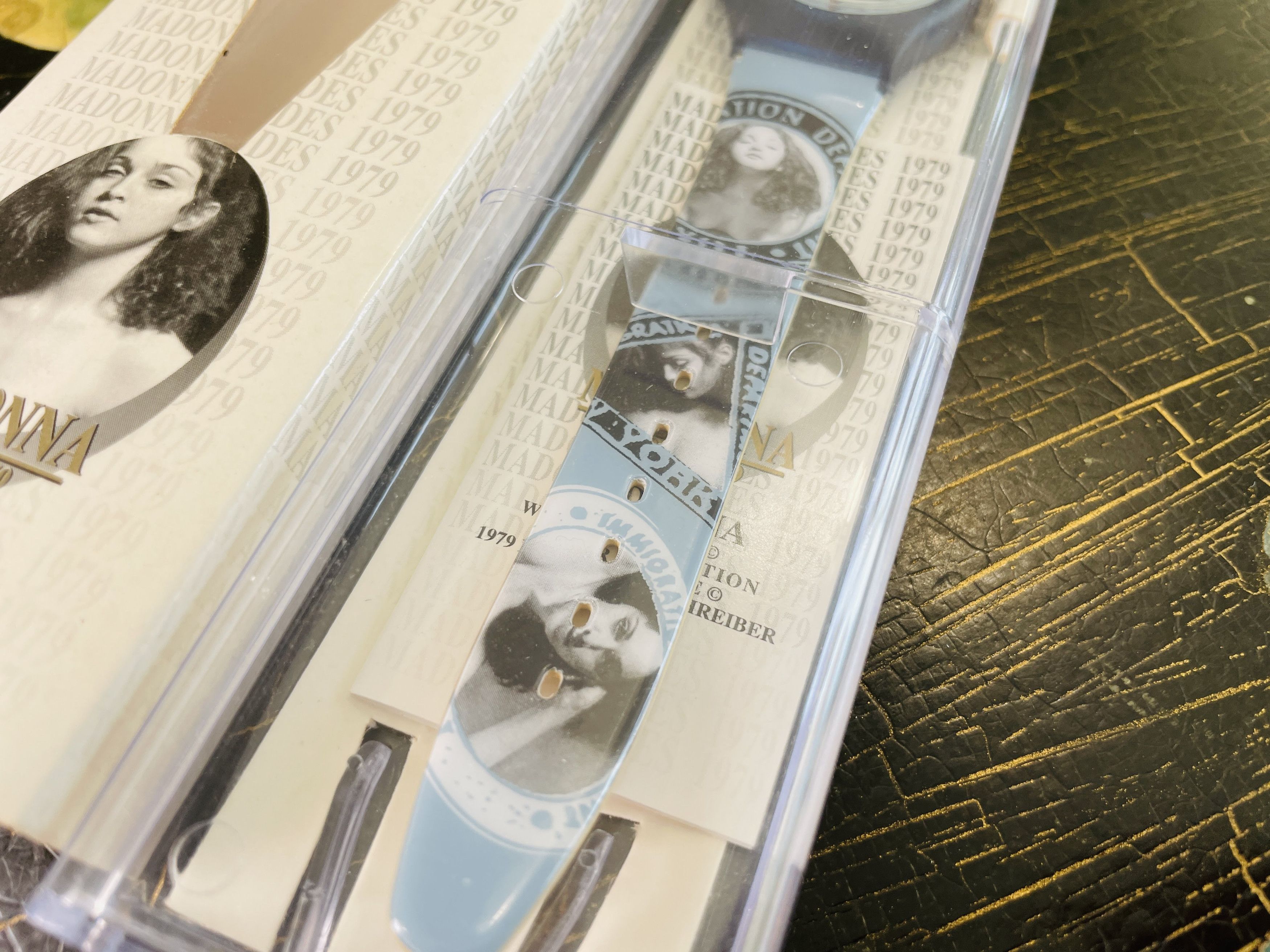 Other Madonna Nudes 1979 Blue Compass Watch Full Set Size 34 - 4 Thumbnail