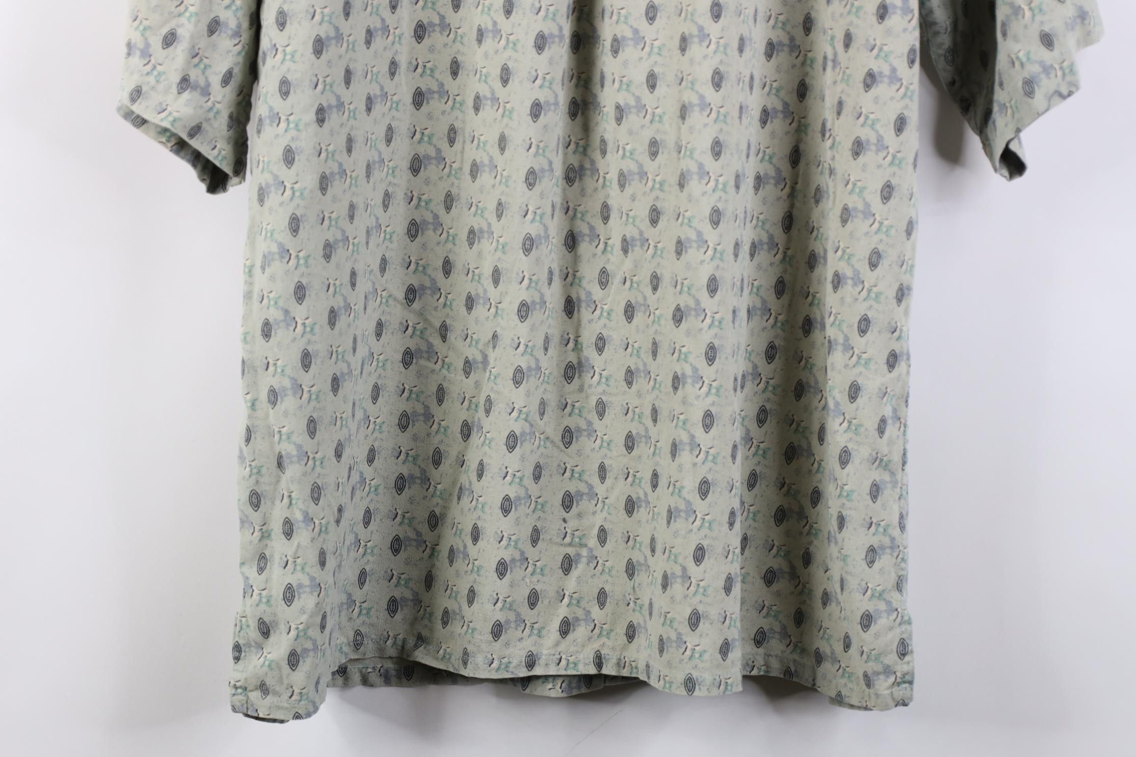 Vintage Vintage 90s Streetwear Short Sleeve Collared Button Shirt Size US L / EU 52-54 / 3 - 15 Thumbnail