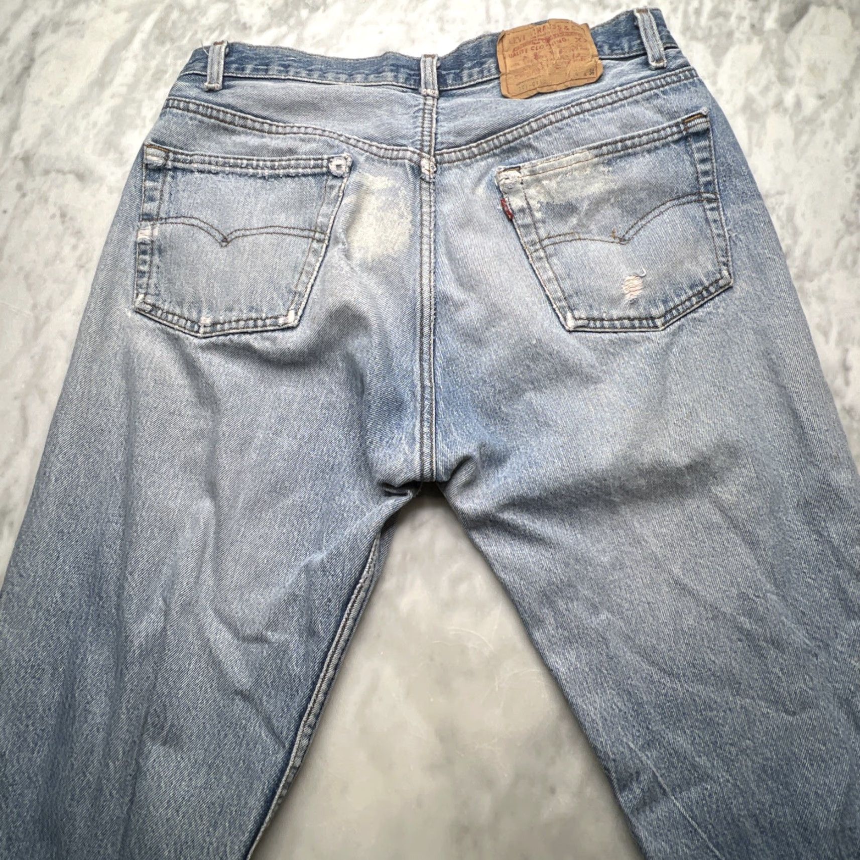 Levi's VINTAGE Levi's 501 Jeans 34x34 Button Fly 80s Thrashed Distressed Blue Denim Mens Regular 5-Pocket USA Size US 34 / EU 50 - 6 Thumbnail