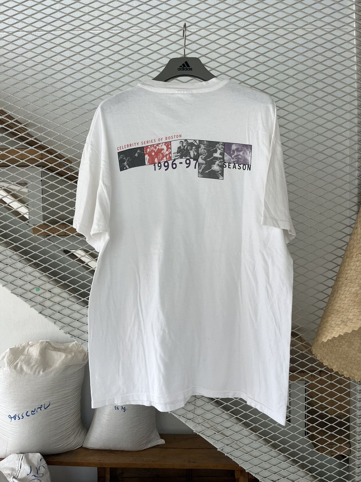 Vintage Vintage Bank Boston Celebrity Series of Boston 96’s Tshirt Size US XL / EU 56 / 4 - 3 Thumbnail