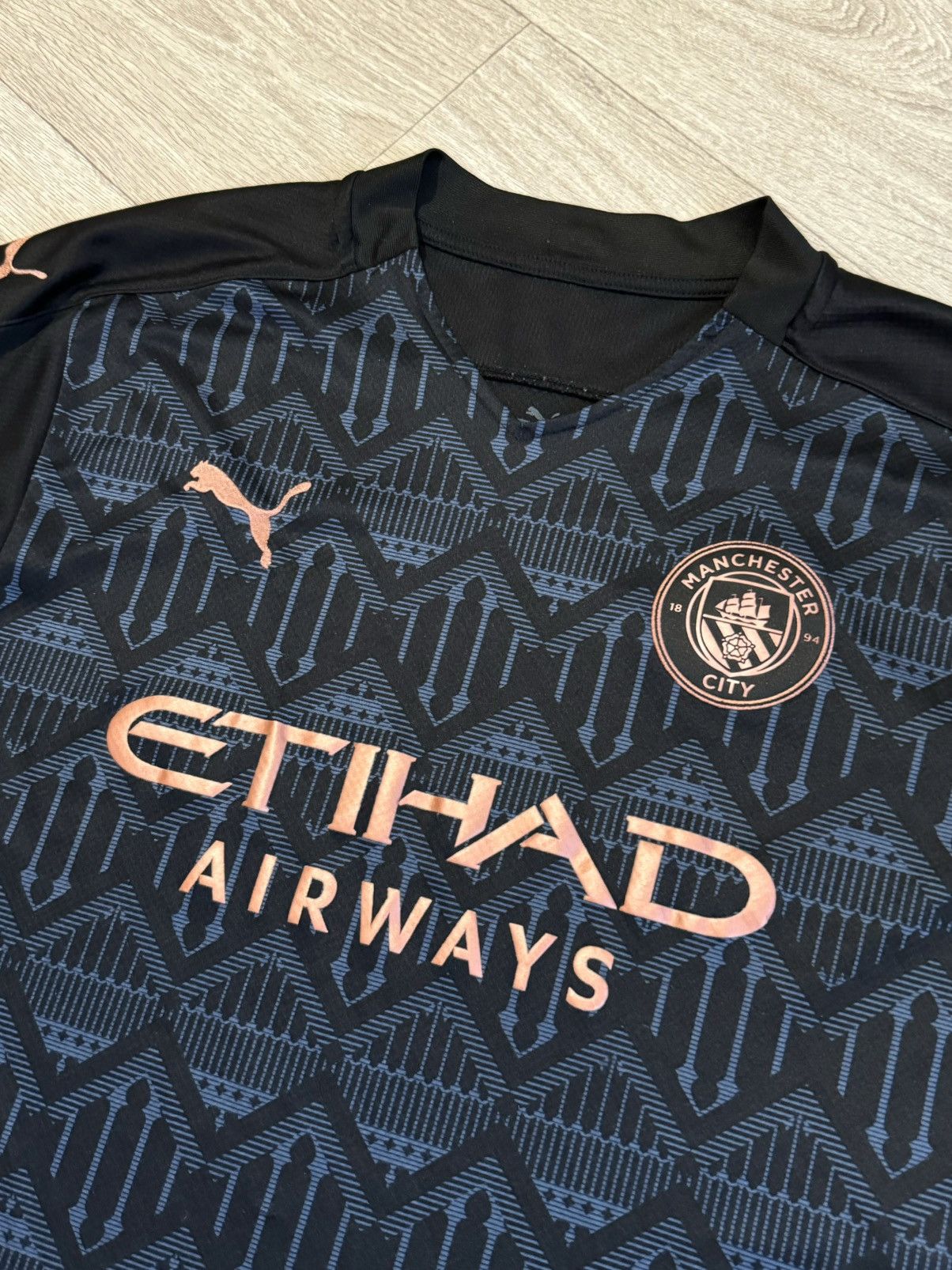 Puma 🔷Puma Manchester City 2020/21 Soccer jersey🔷 Size US L / EU 52-54 / 3 - 4 Thumbnail